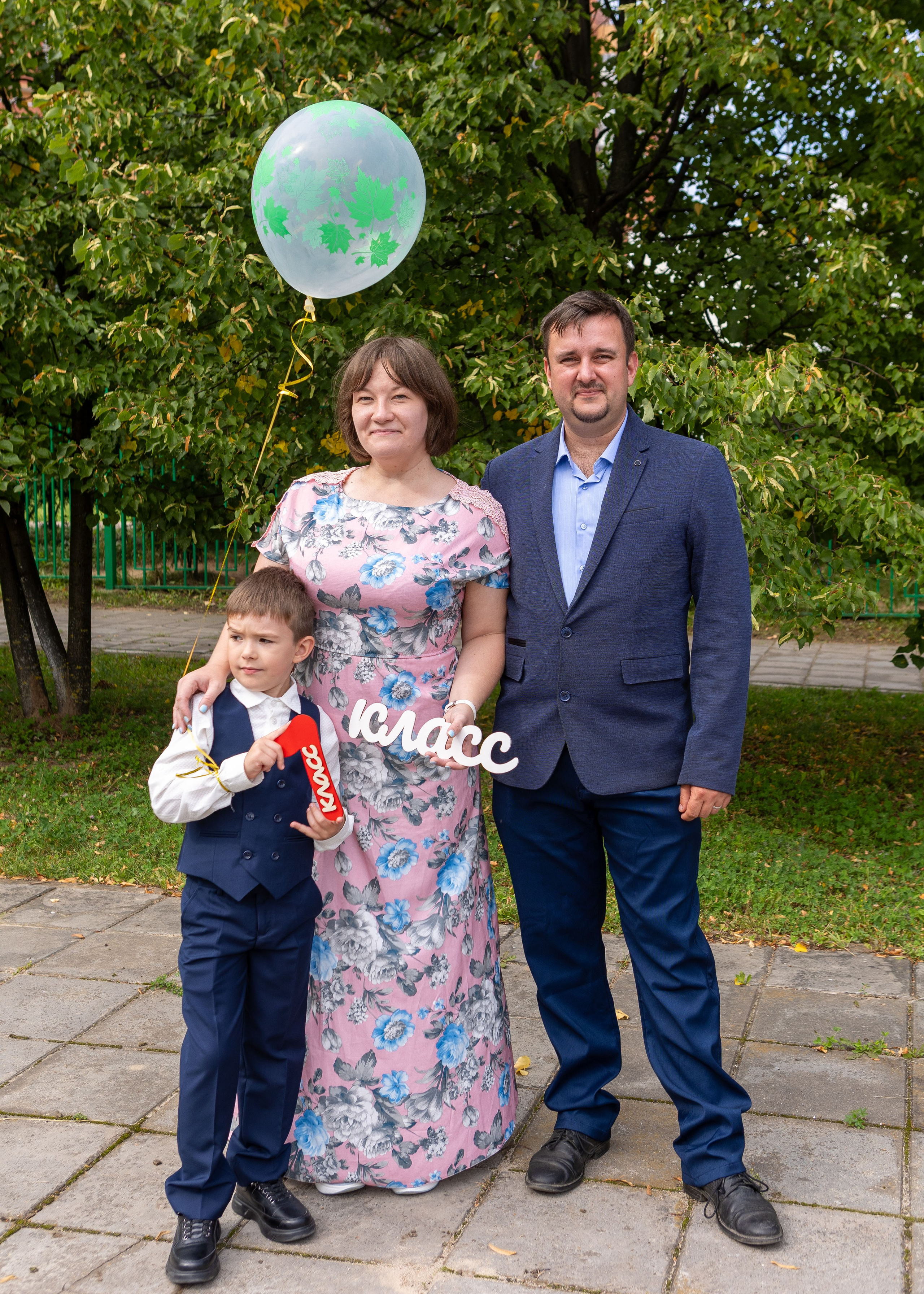 Первый школьный день 1М, школа № 30. Выпускные альбомы для школы и детского сада — школьный фотограф Подольск, Троицк, Щербинка, Москва