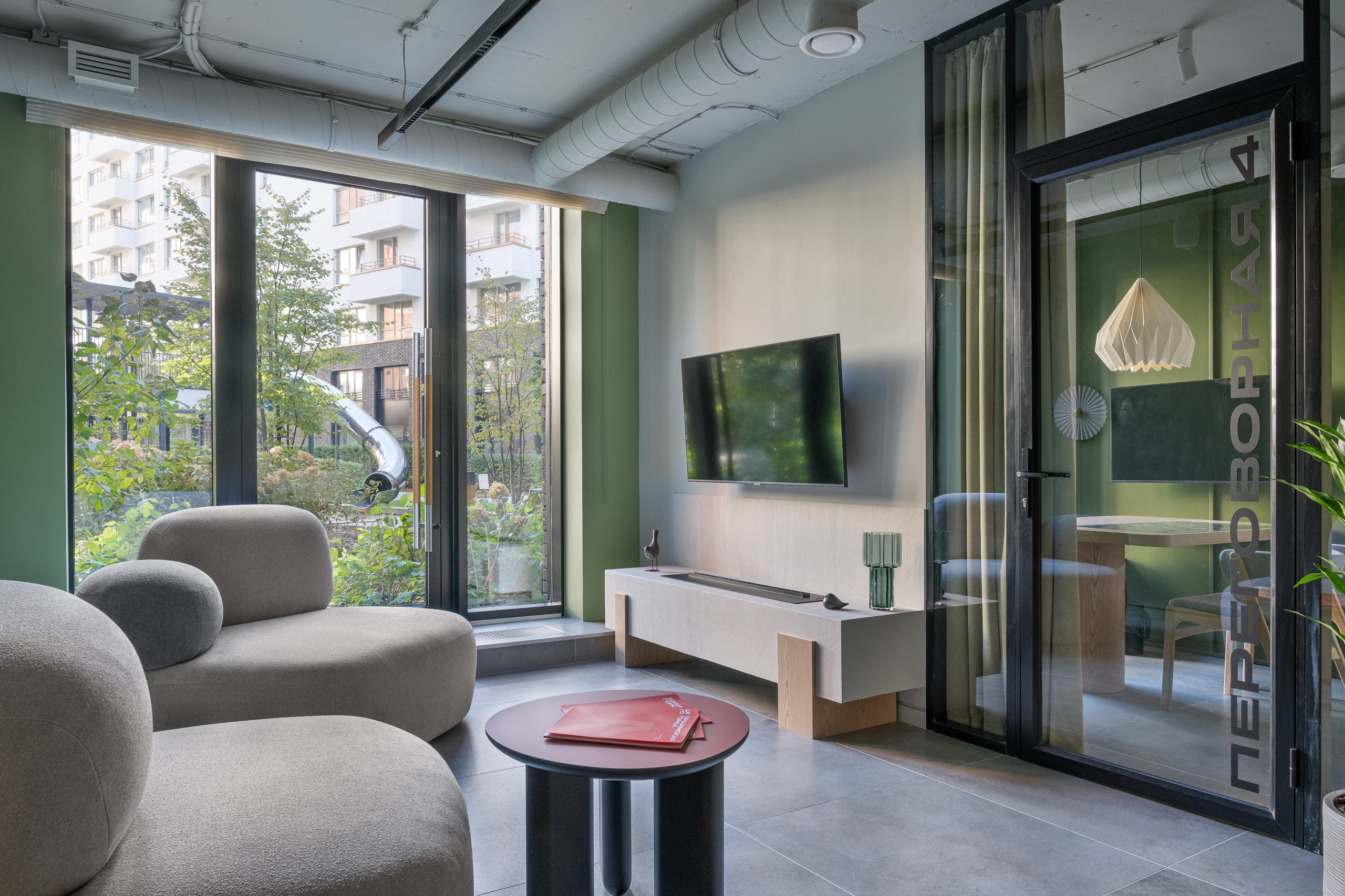 Офис продаж БРУСНИКА «Шишимская горка». Глебов Александр интерьерный фотограф Екатеринбург