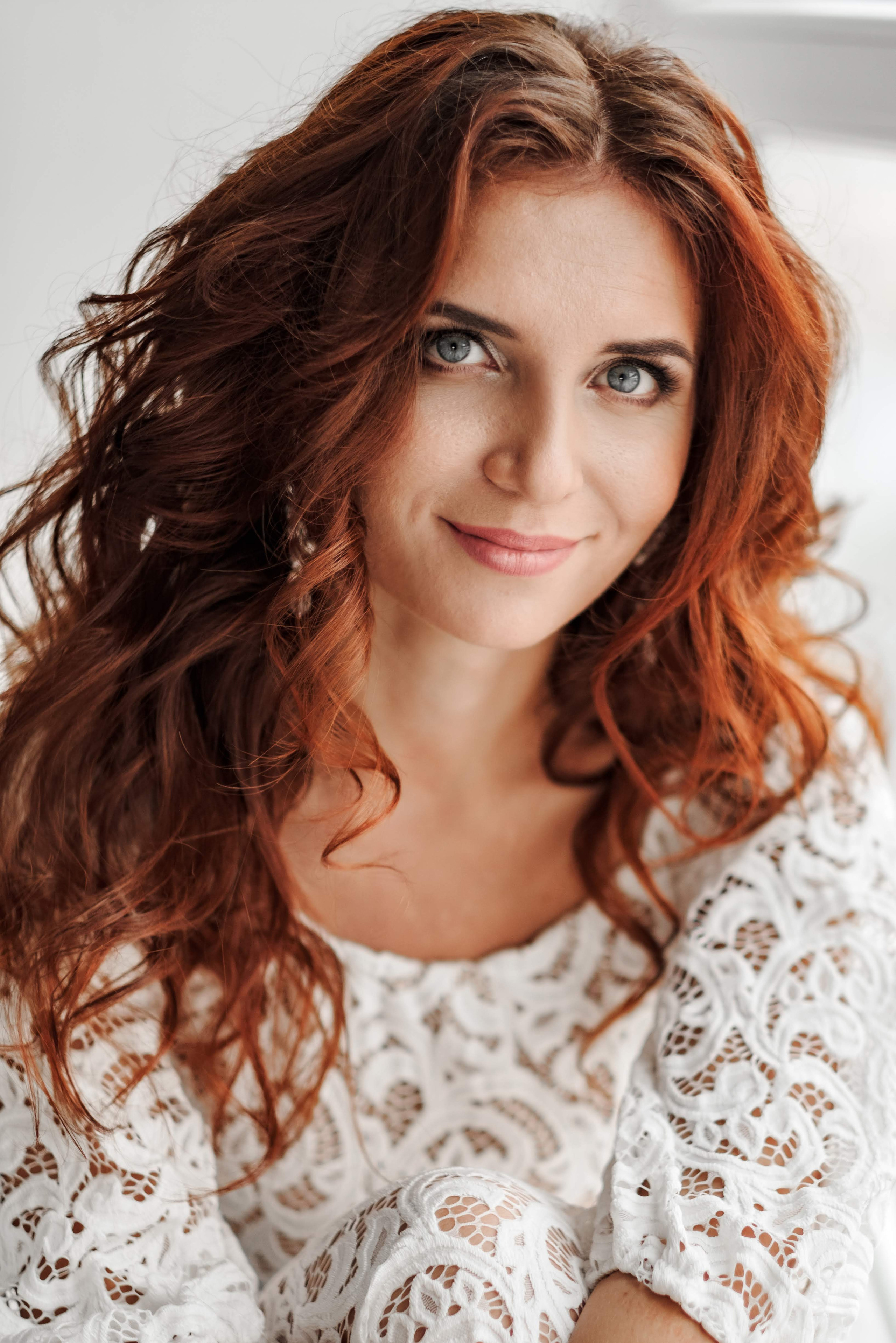 Свадебный макияж и прическа для рыжей девушки. Серф локоны.