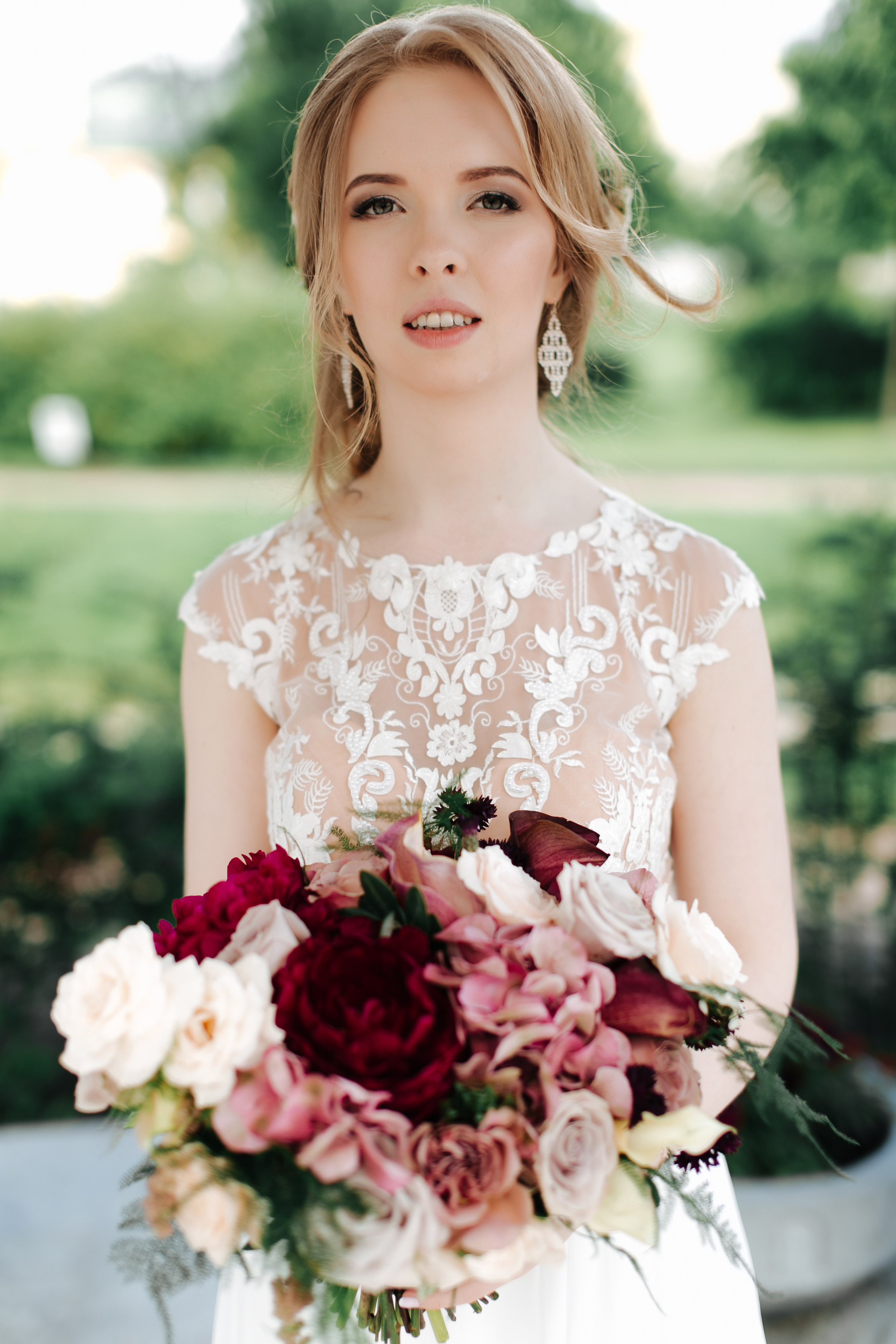 Греческая свадебная прическа.