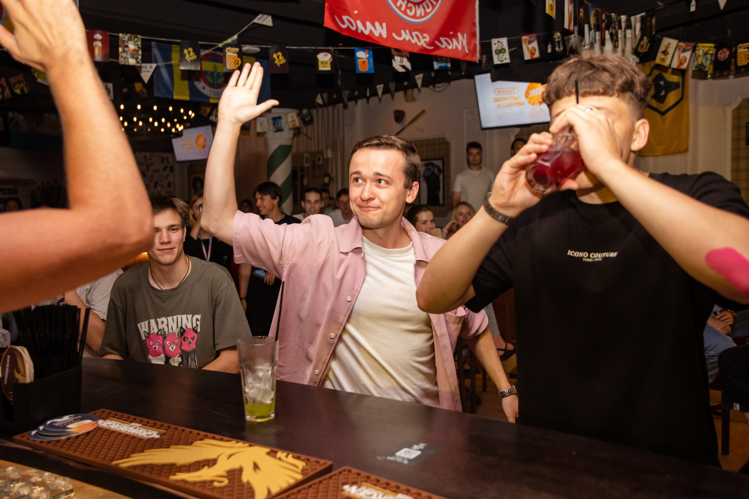 Паб 12. Репортажный фотограф Минск ❘ Костецкий Илья ❘ Беларусь