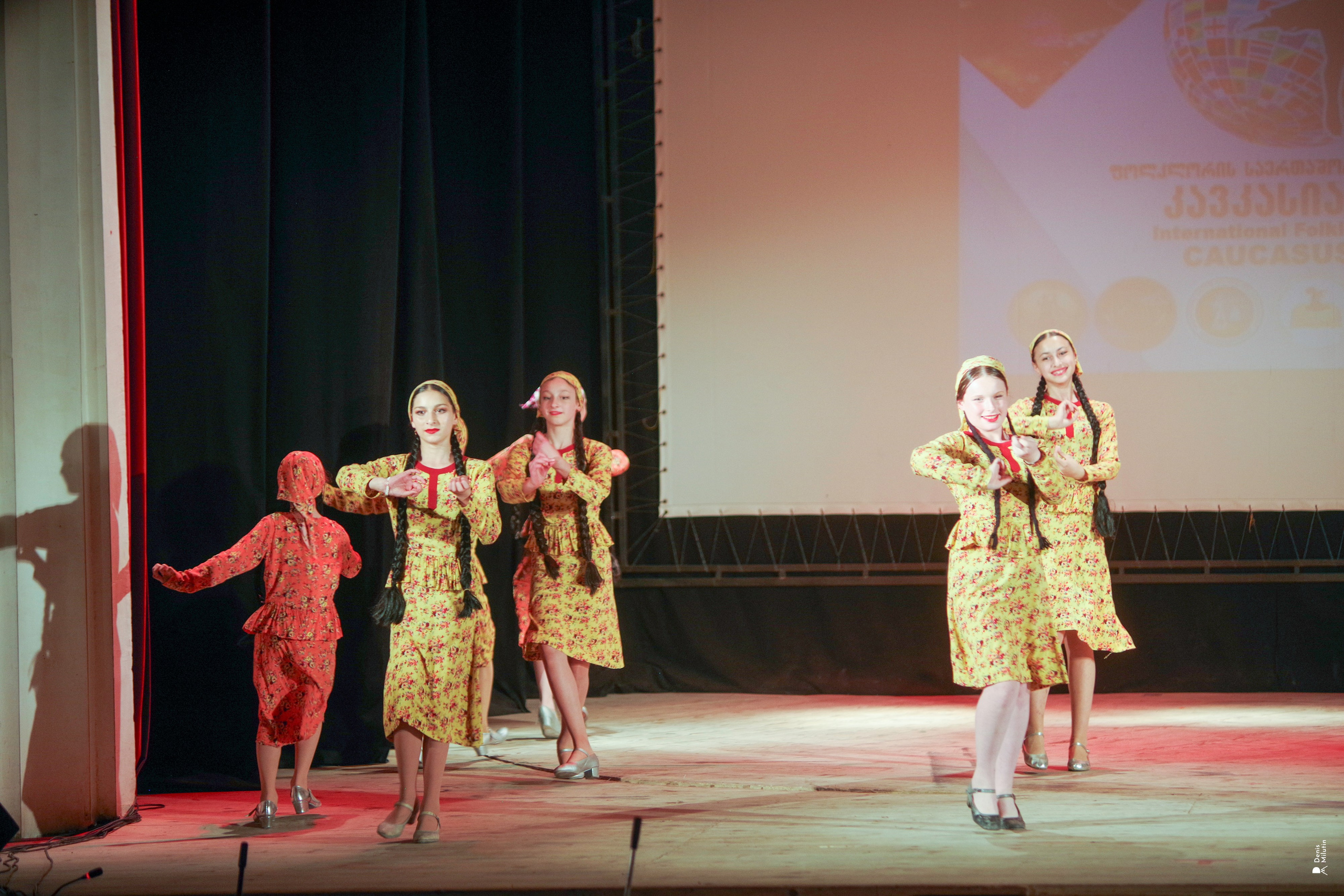 Танцы в прекрасном Они. Портретный фотограф Денис Милютин