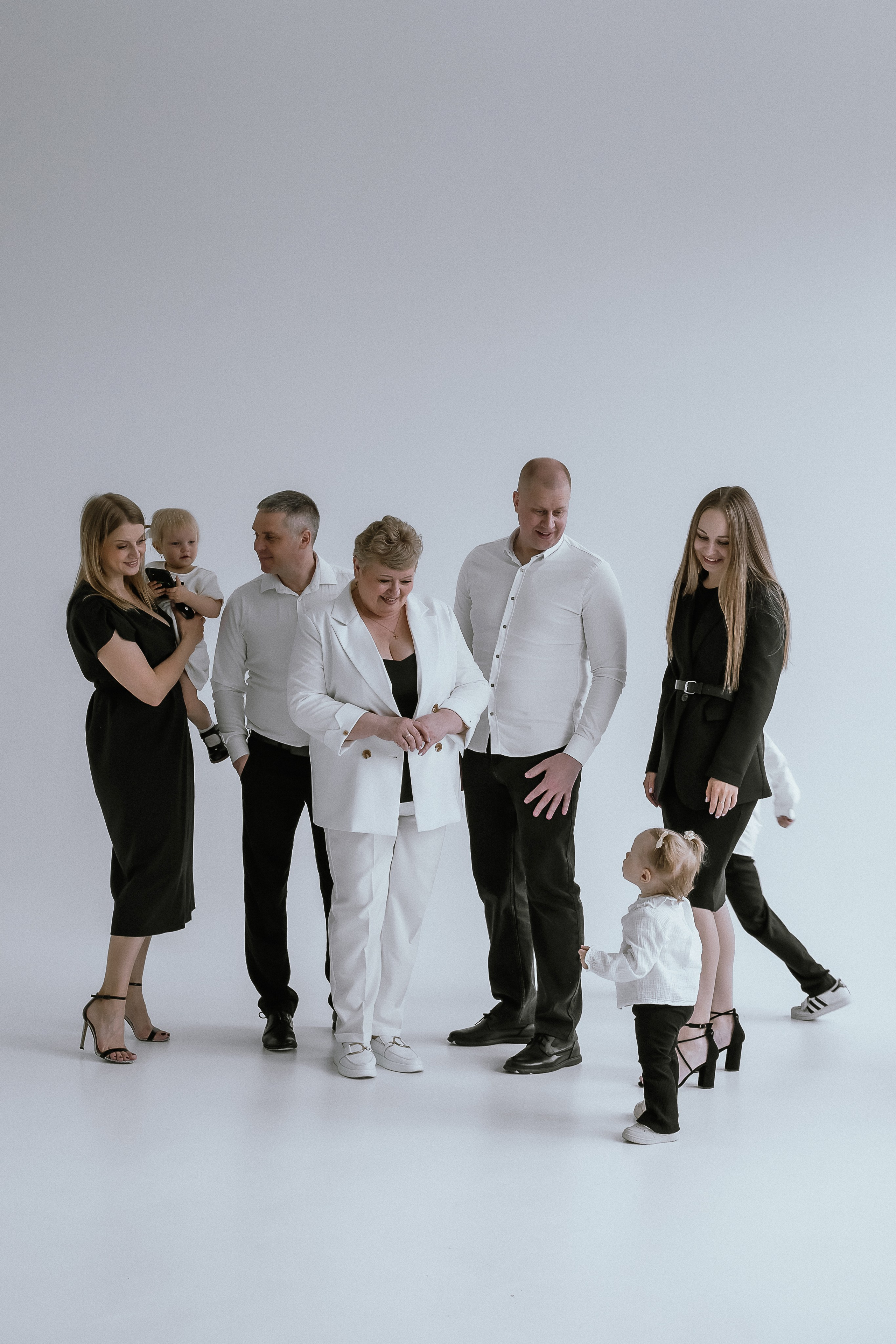 Семейная на циклораме. Фотограф Екатеринубрг/Верхняя Пышма