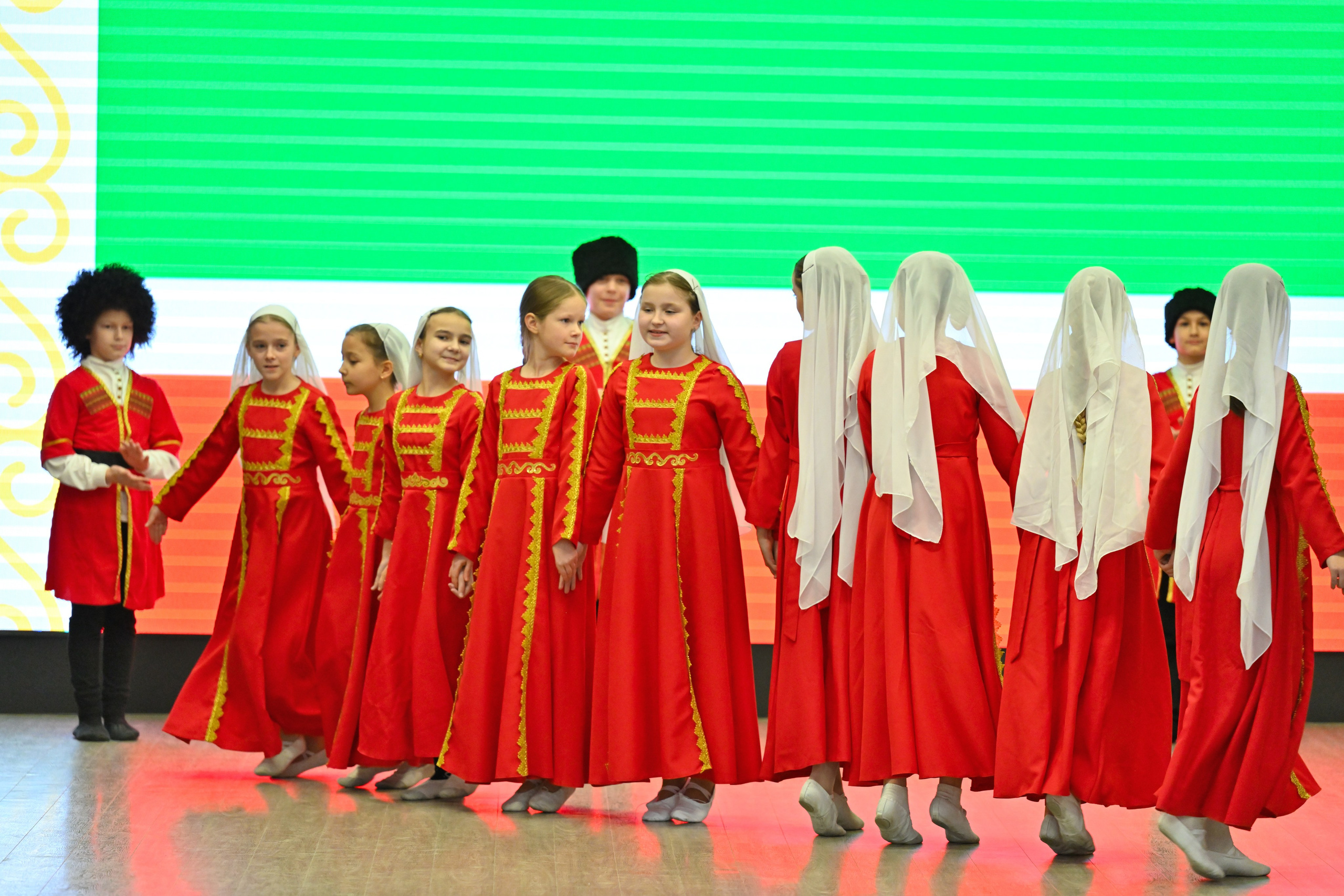 2025-11-21 День семьи 127. Снежинск фото Андрианов