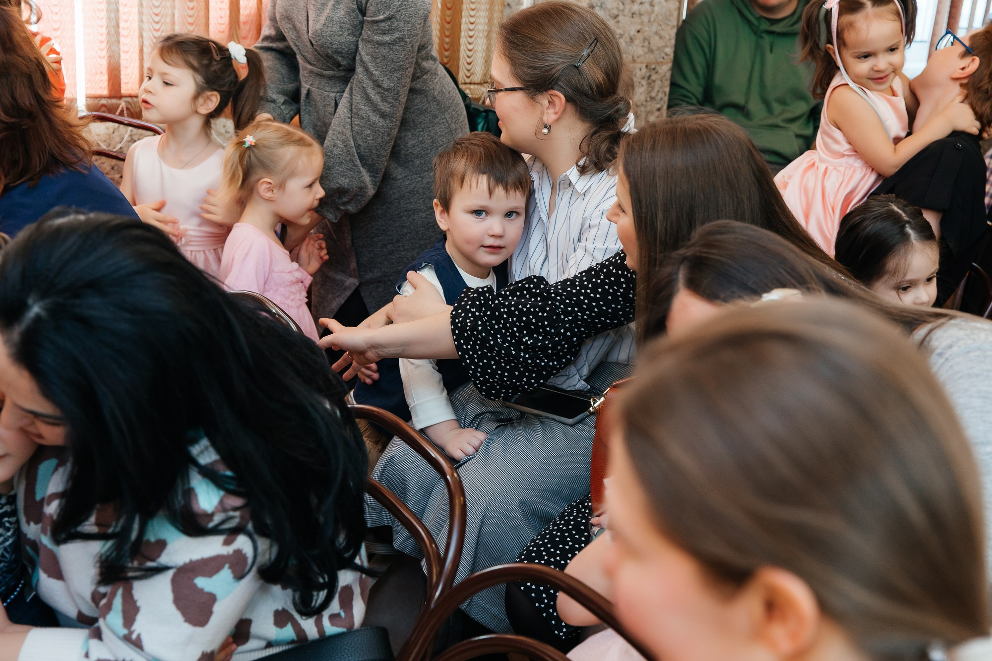 Детский сад № 93 — Утренник (07.03.2023). Свадебный и семейный фотограф Крамар Наталья