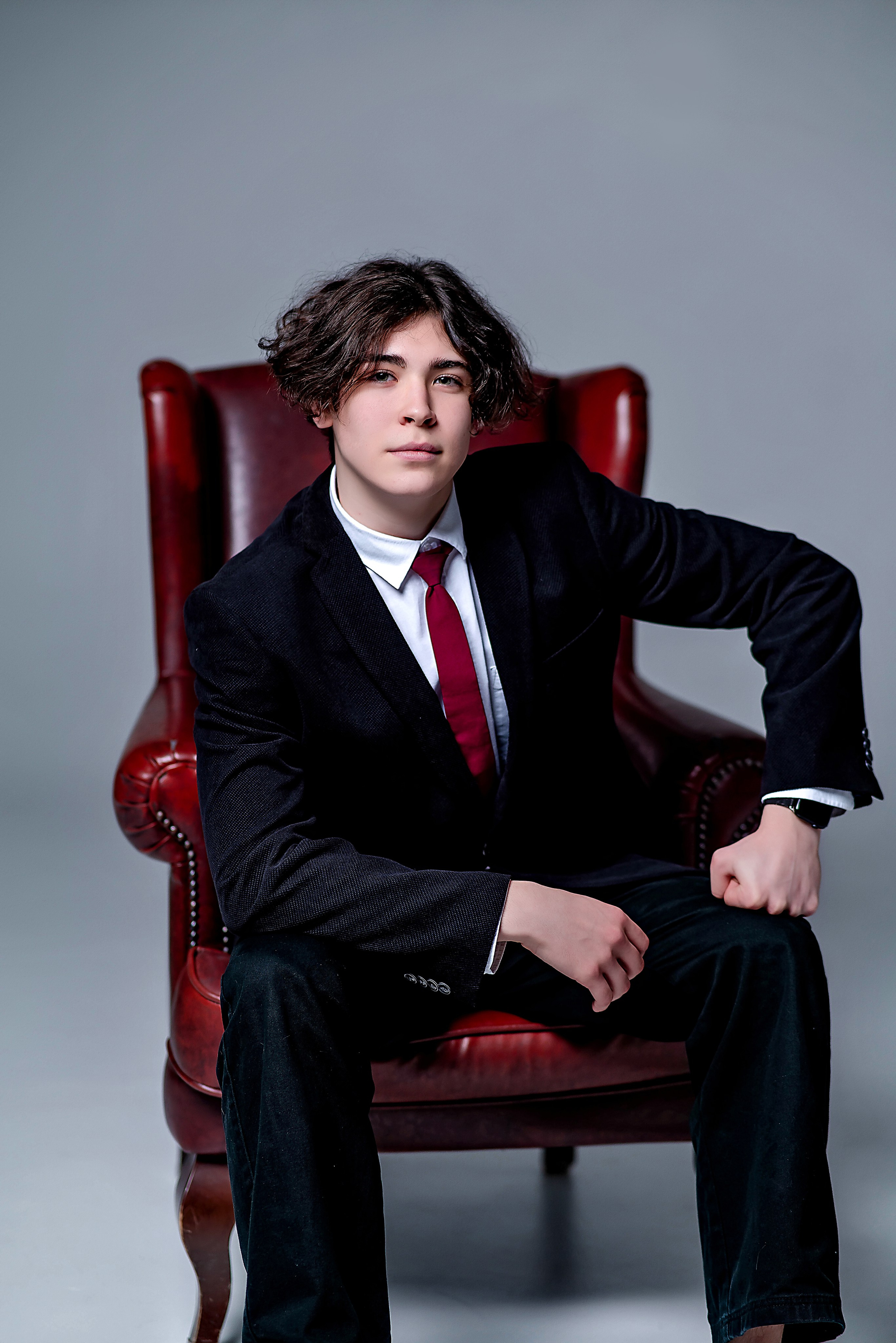 «Школьные годы» (до 120 страниц) для 1-4 и 5-9 классов. Современные Выпускные Альбомы в Ростове-на-Дону