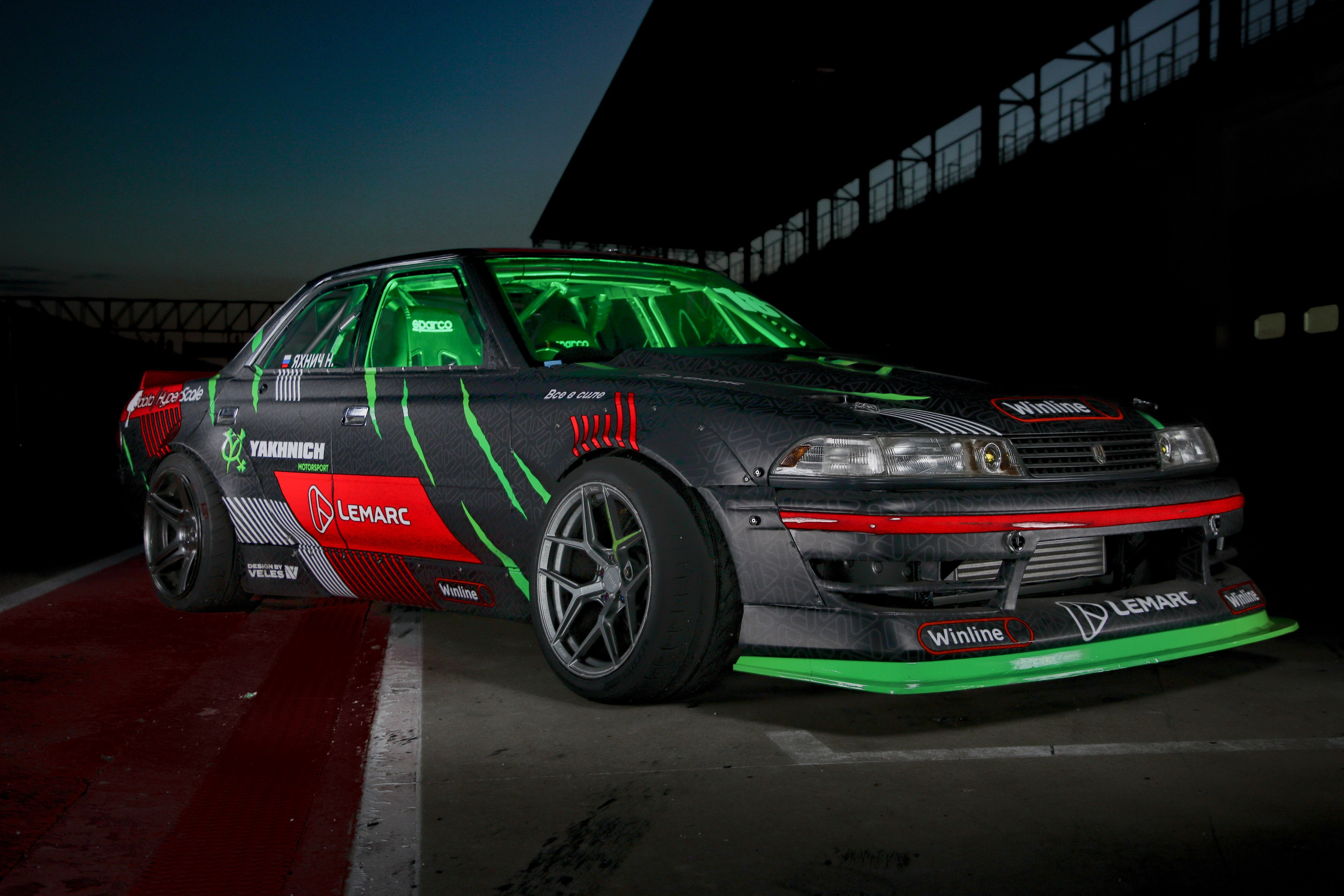 Авто в огнях. Спортивный фотограф в Сочи Красной поляне Сергей Канада