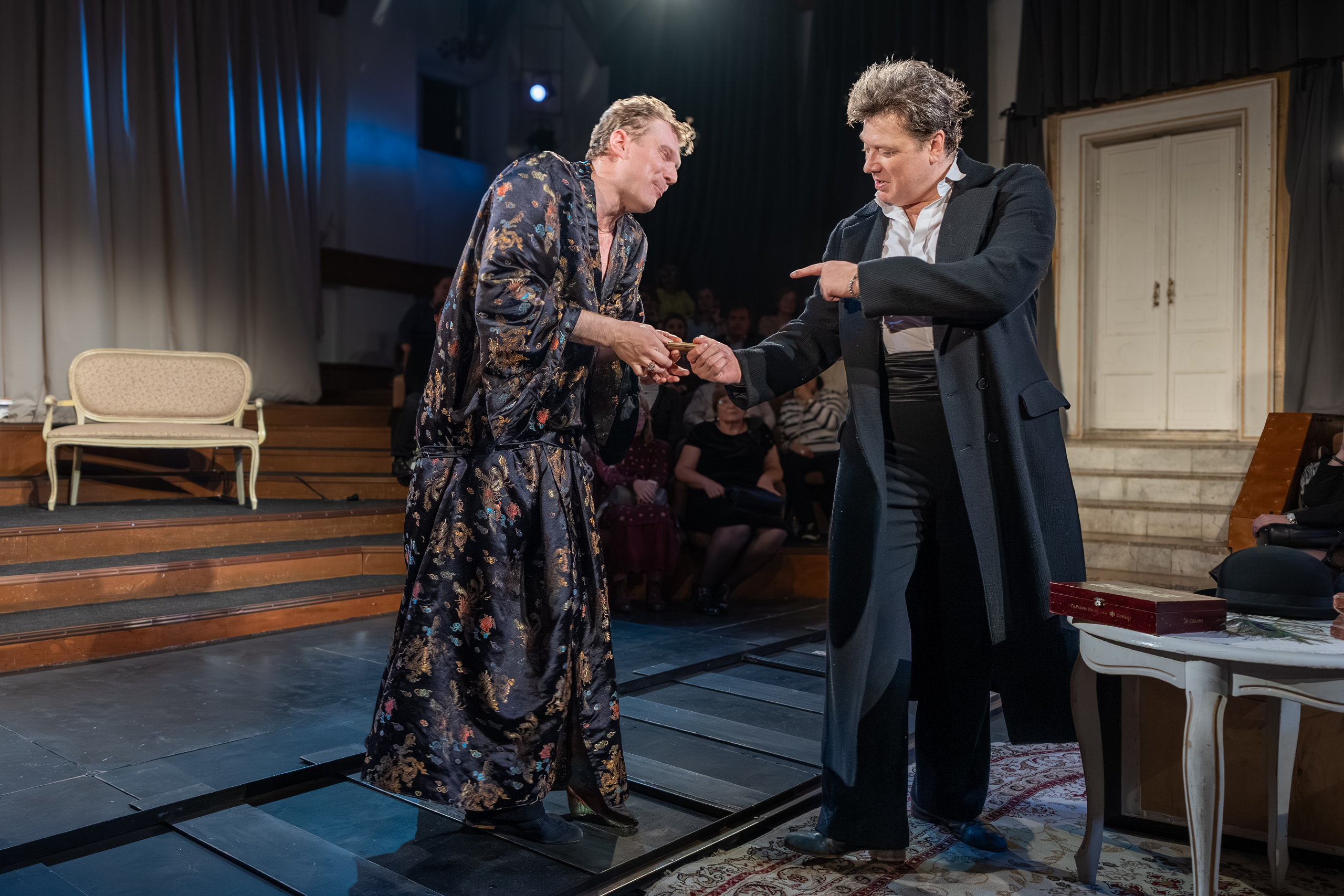 Театр Сфера: Гнездо перелётных птиц (100-й спекталь). Сайт фотографа Сергея Абрамова