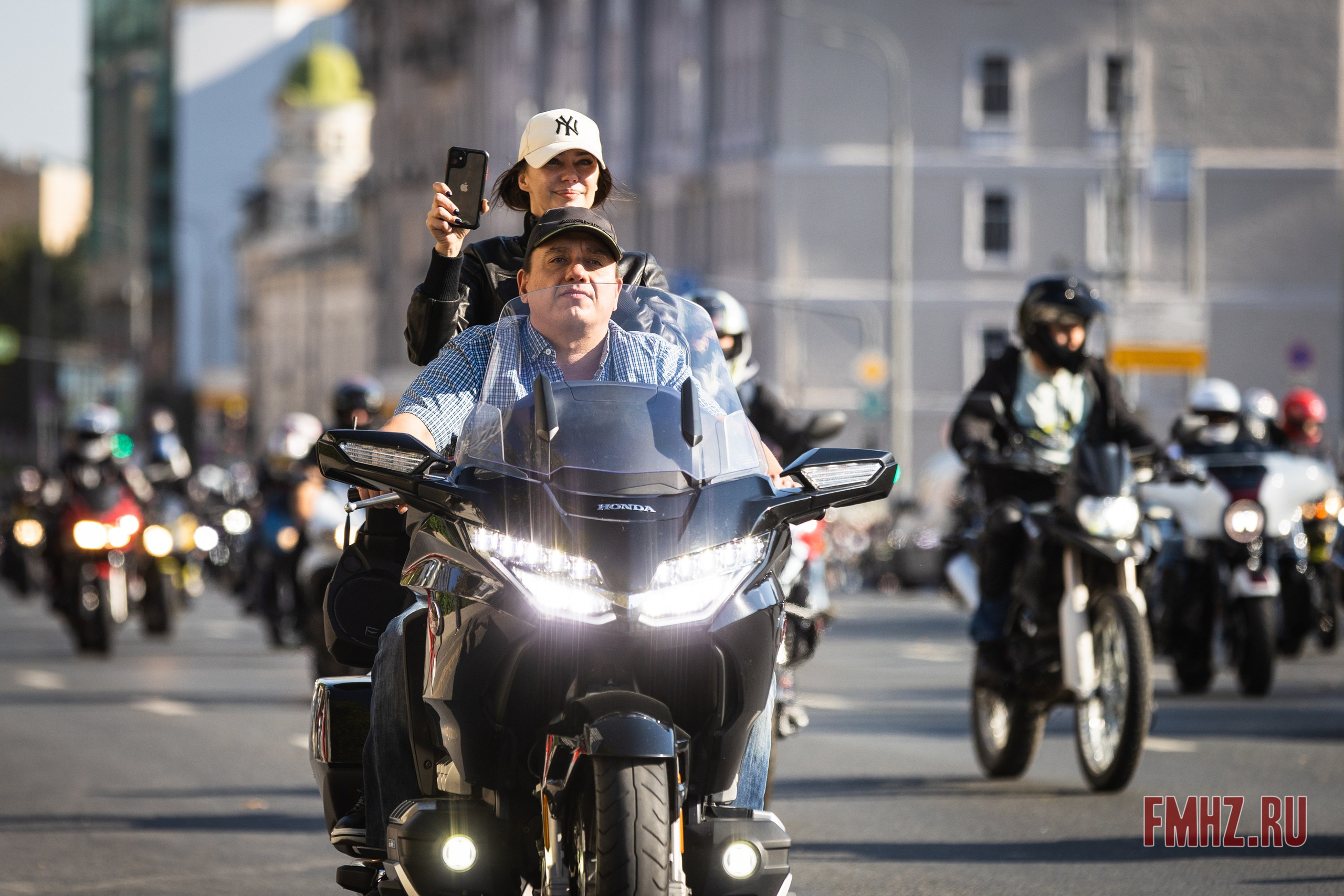 Закрытие Мотосезона 2023 на проспекте Академика Сахарова. Фотограф Владимир Охрименко