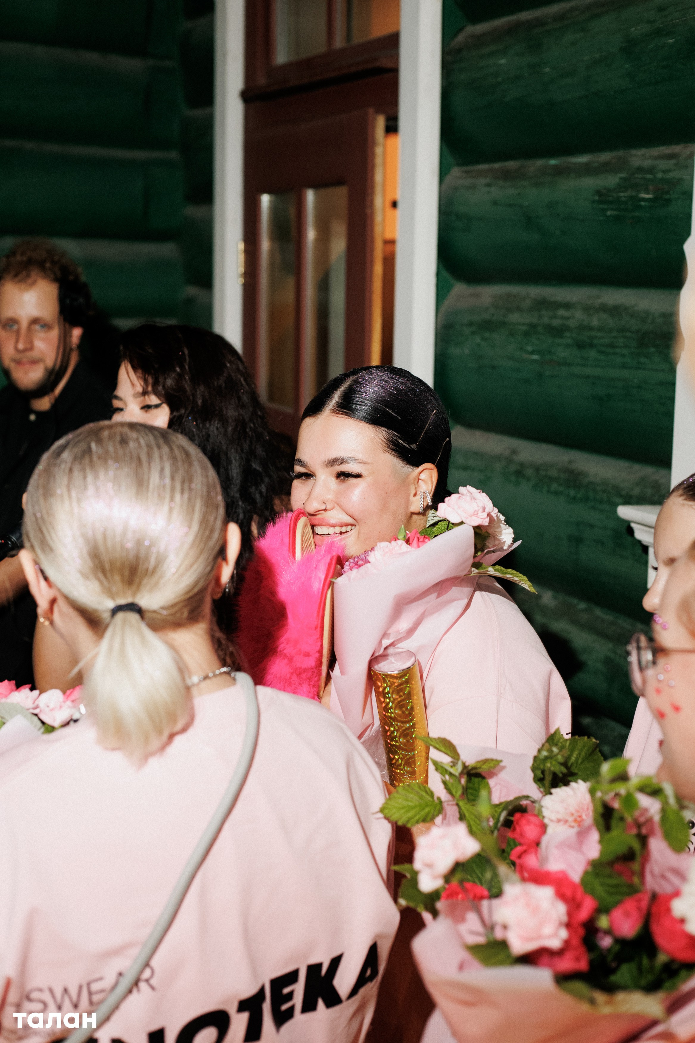 ВИНОТЕКА [бар+магаз] — BIRTHDAY PARTY. СВОИ. ФОТООТЧЕТЫ-СОБЫТИЯ-МЕСТА