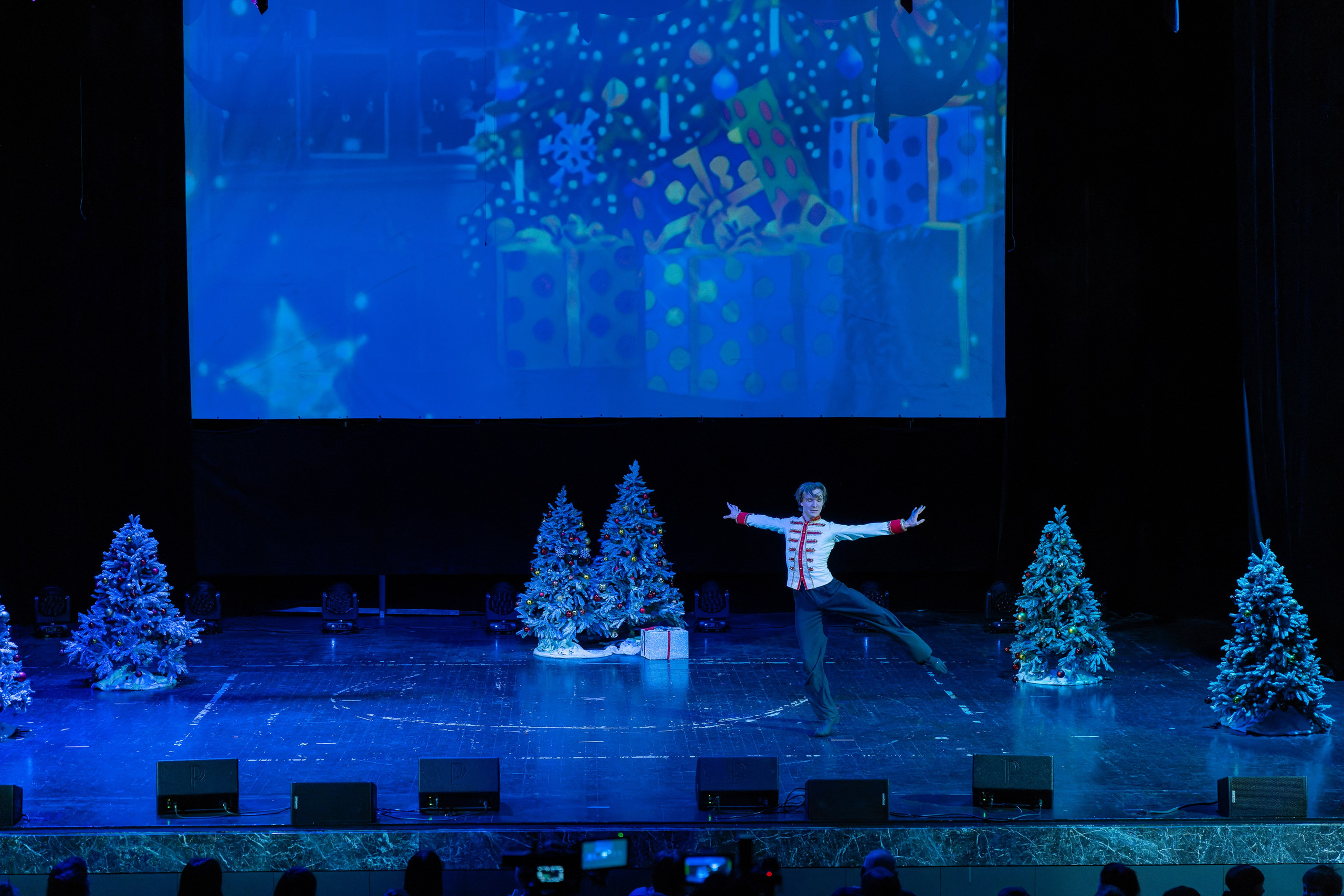 Съёмка новогодних праздников, елки для детей и родителей. «Студия DRONAVT`s» — видеосъёмка и фотография г. Москва