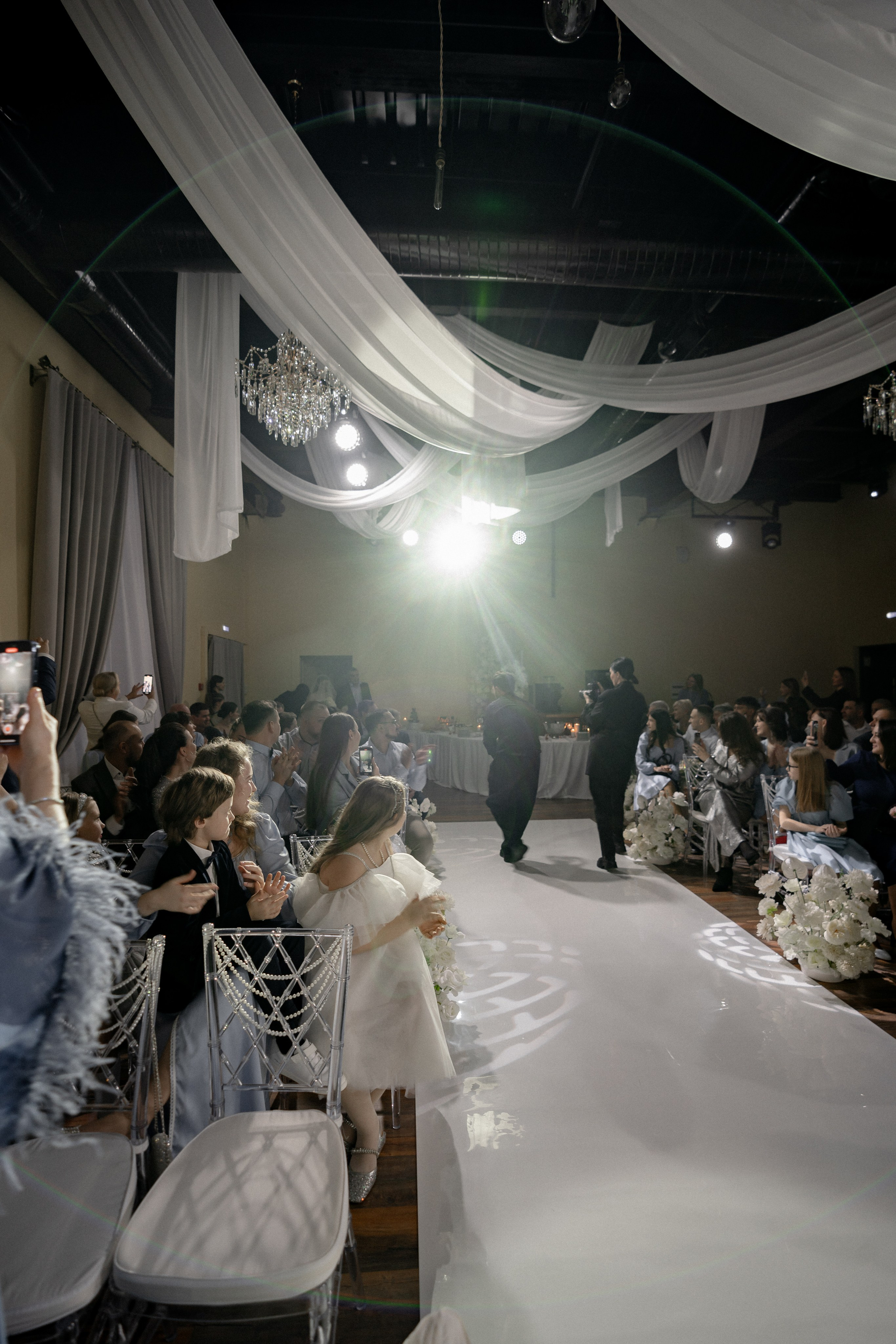 СВАДЕБНАЯ СЬЕМКА СБОРОВ В ОТЕЛЕ И ВЫЕЗД НА ЦЕРЕМОНИЮ (СНЯТО В СИБИРЕ В НИЖНЕВАРТОВСКЕ). Профессиональный фотограф, Санкт-Петербург — Виктория Богомолова