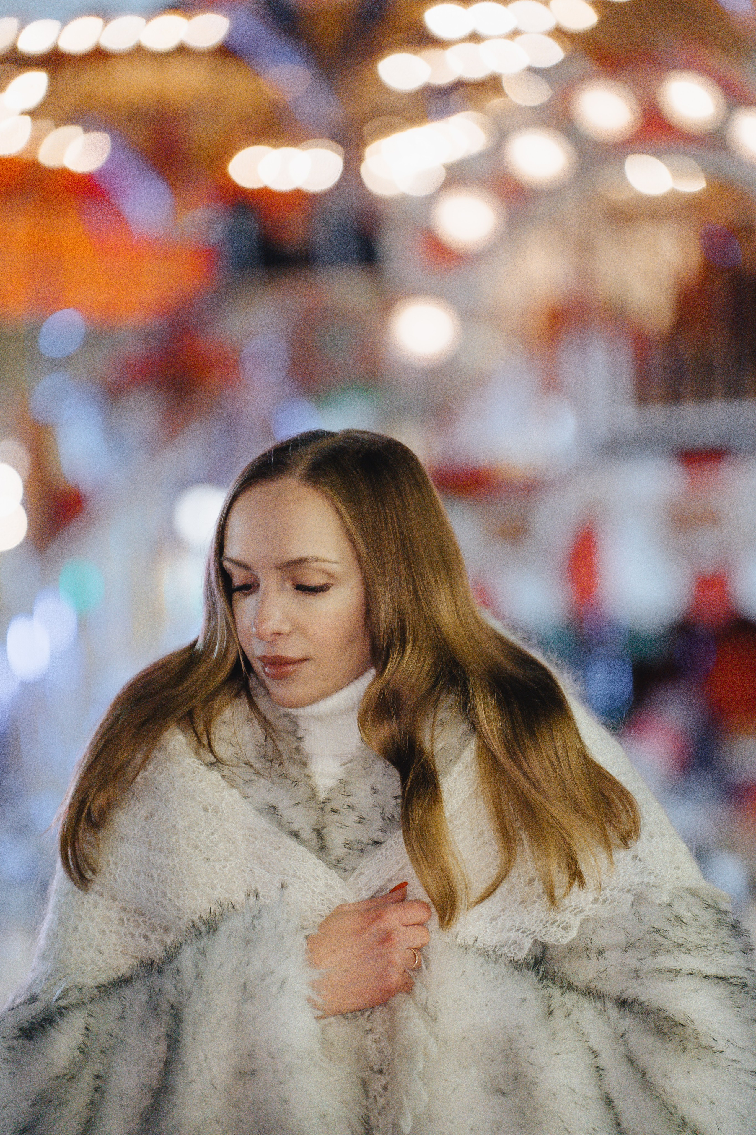 ПРОГУЛКА НА МАНЕЖНОЙ ПЛОЩАДИ ДЛЯ ДЕВУШКИ ПЕРЕД НОВЫМ ГОДОМ (НОВОГОДНЯЯ ФОТОСЕССИИЯ НА МАНЕЖНОЙ ПЛОЩАДИ). Профессиональный фотограф, Санкт-Петербург — Виктория Богомолова