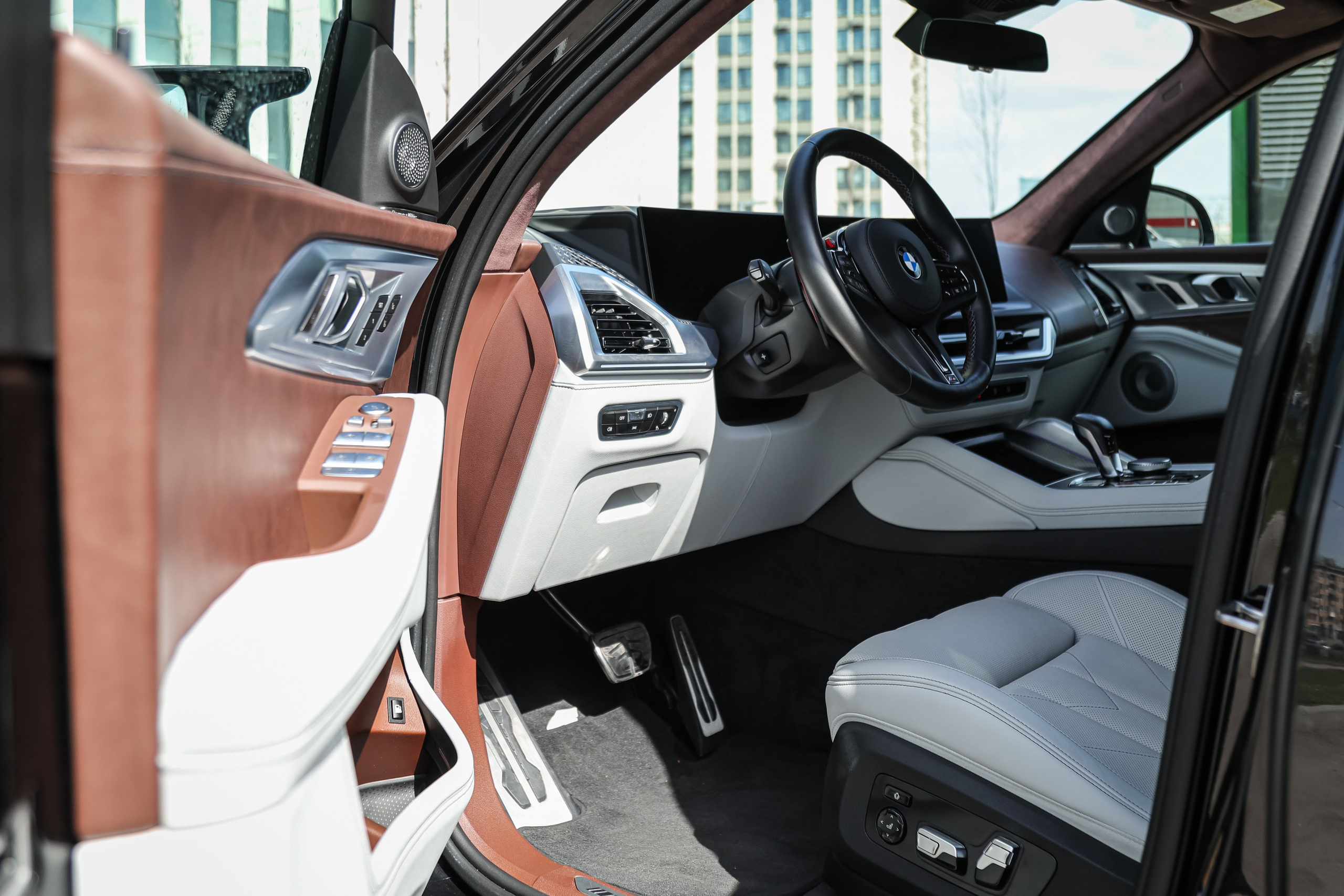 2024 BMW XM. Mixturecaptures