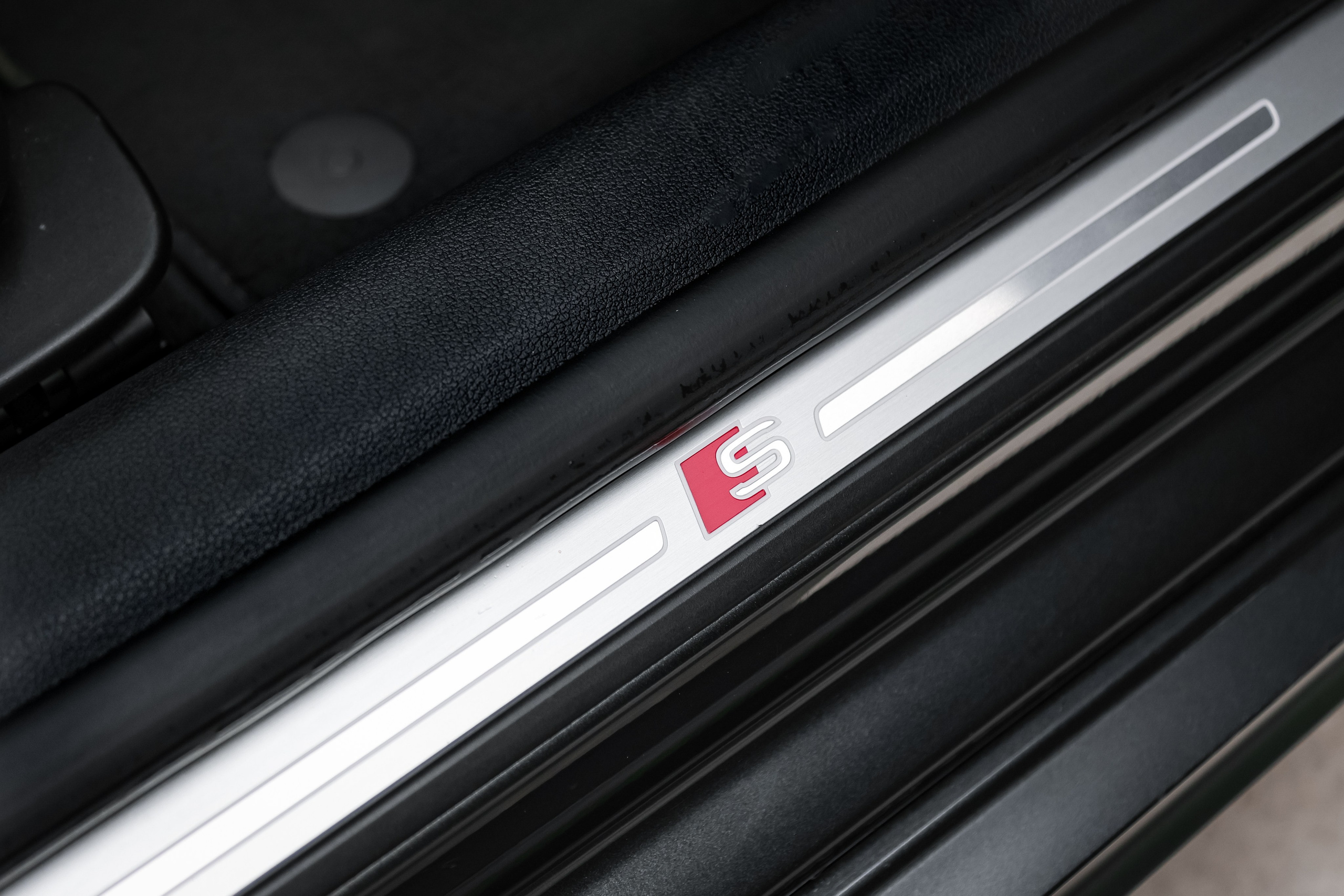 2022 AUDI S QUATTRO. Mixturecaptures