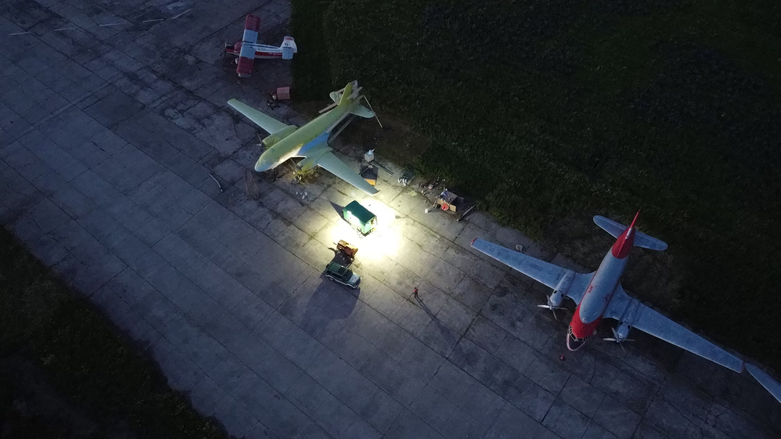 Ил-14Т «Голубая Мечта» — покраска (2022г). Фотоальбом показывающий увлекательный мир авиации и мир медведей Андрея Иванова