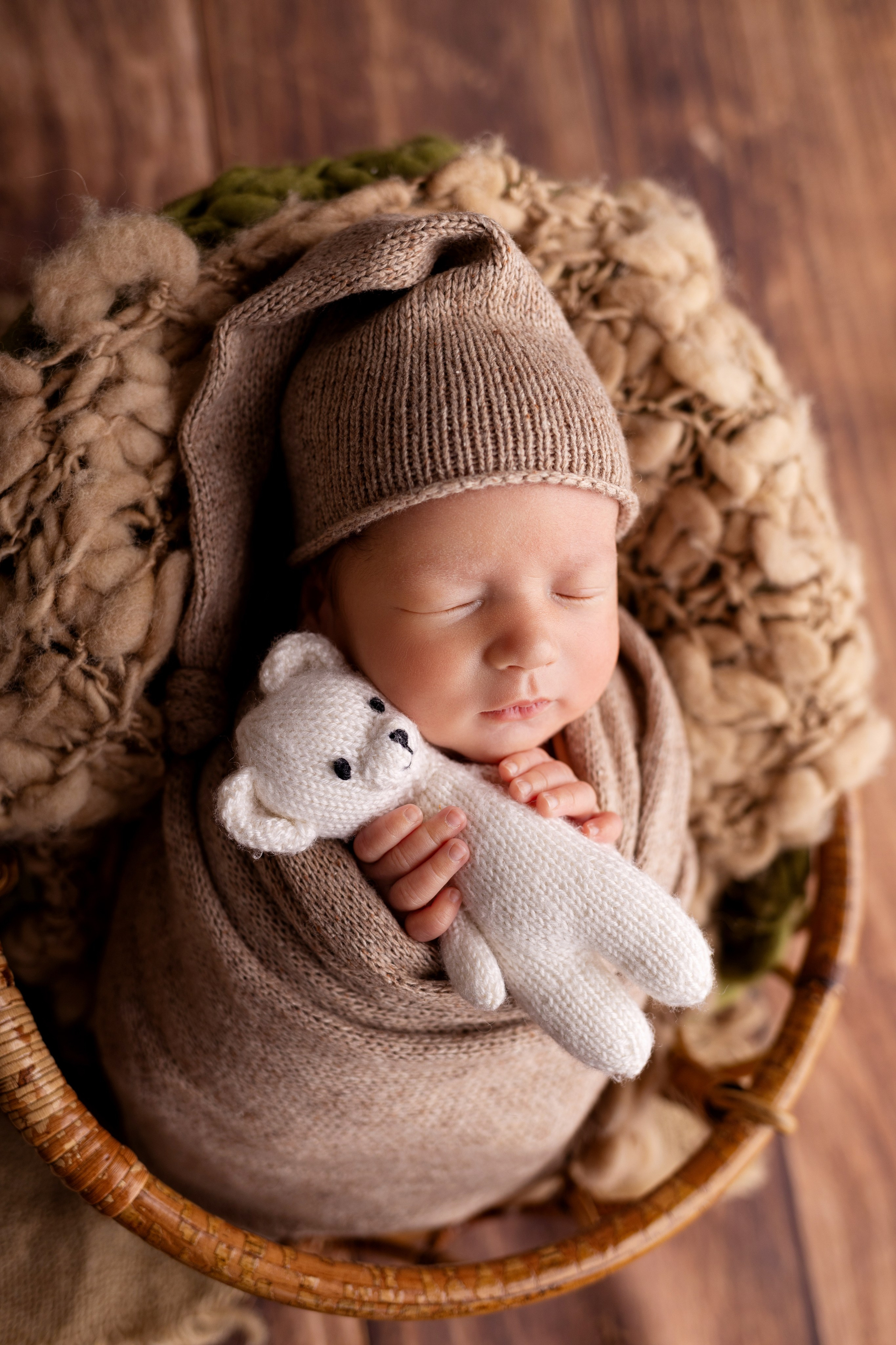 Фотосъемка двойни. Фотограф новорожденных малышей в Омске и Омской области Эльвира Камаева