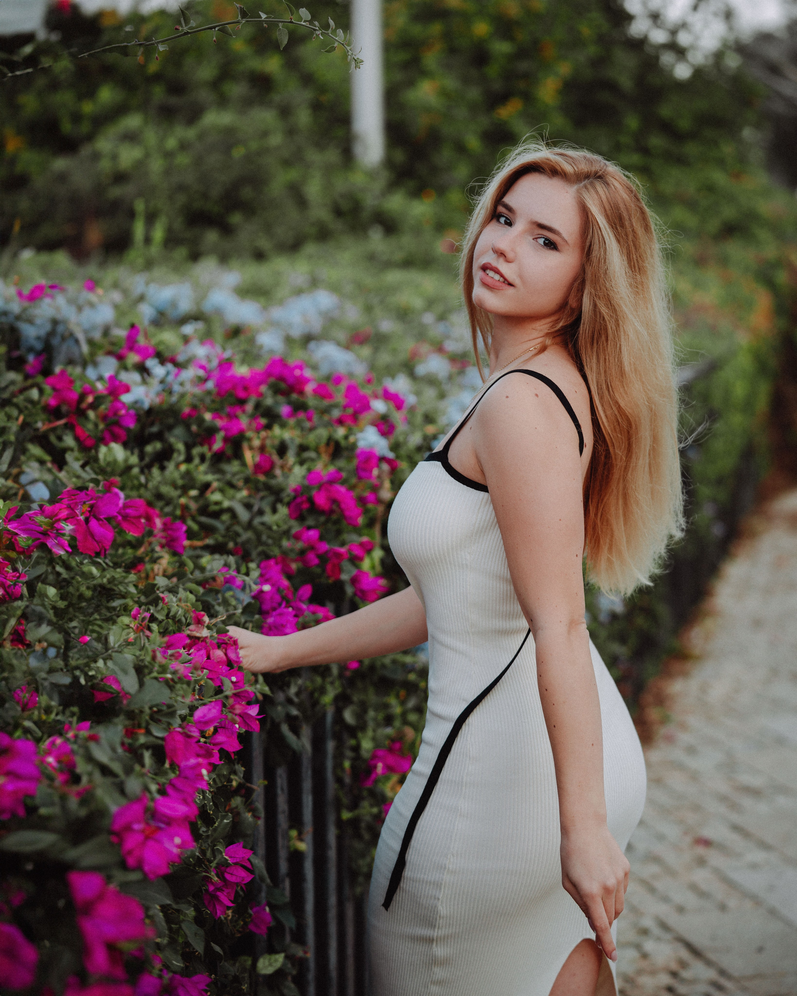 В цветущем саду. Портретный и свадебный фотограф в Москве Финкельштенй Анна