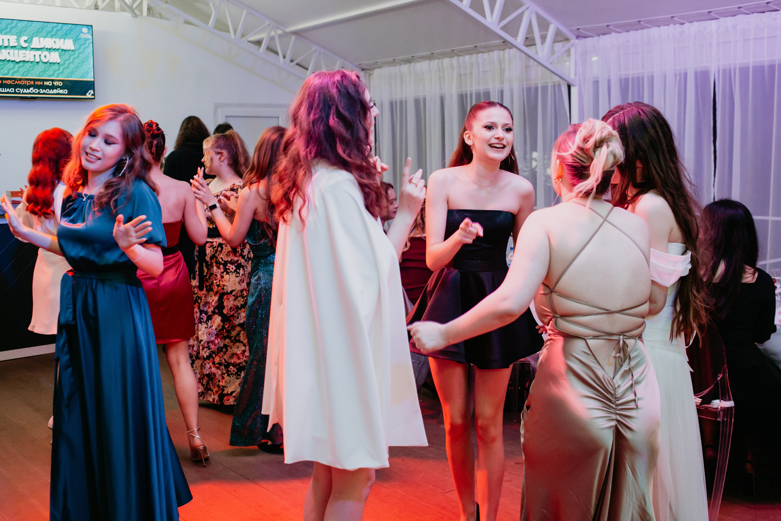 Выпускной 2025 (41 школа) 11 класс. Фотограф в Челябинске Ополихина Анна