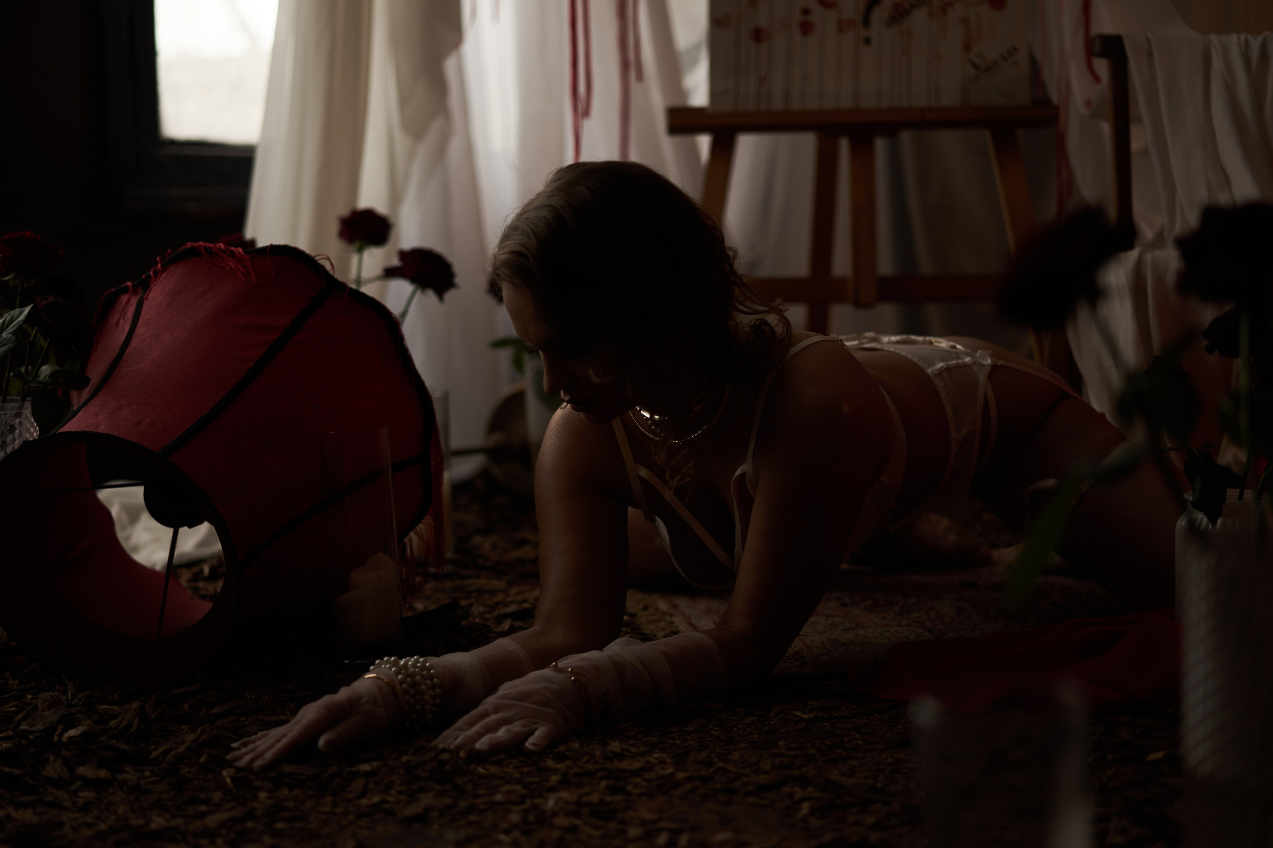 Будуарная фотосессия в студии с водой. Фотограф Екатеринбург Кокшарова Александра