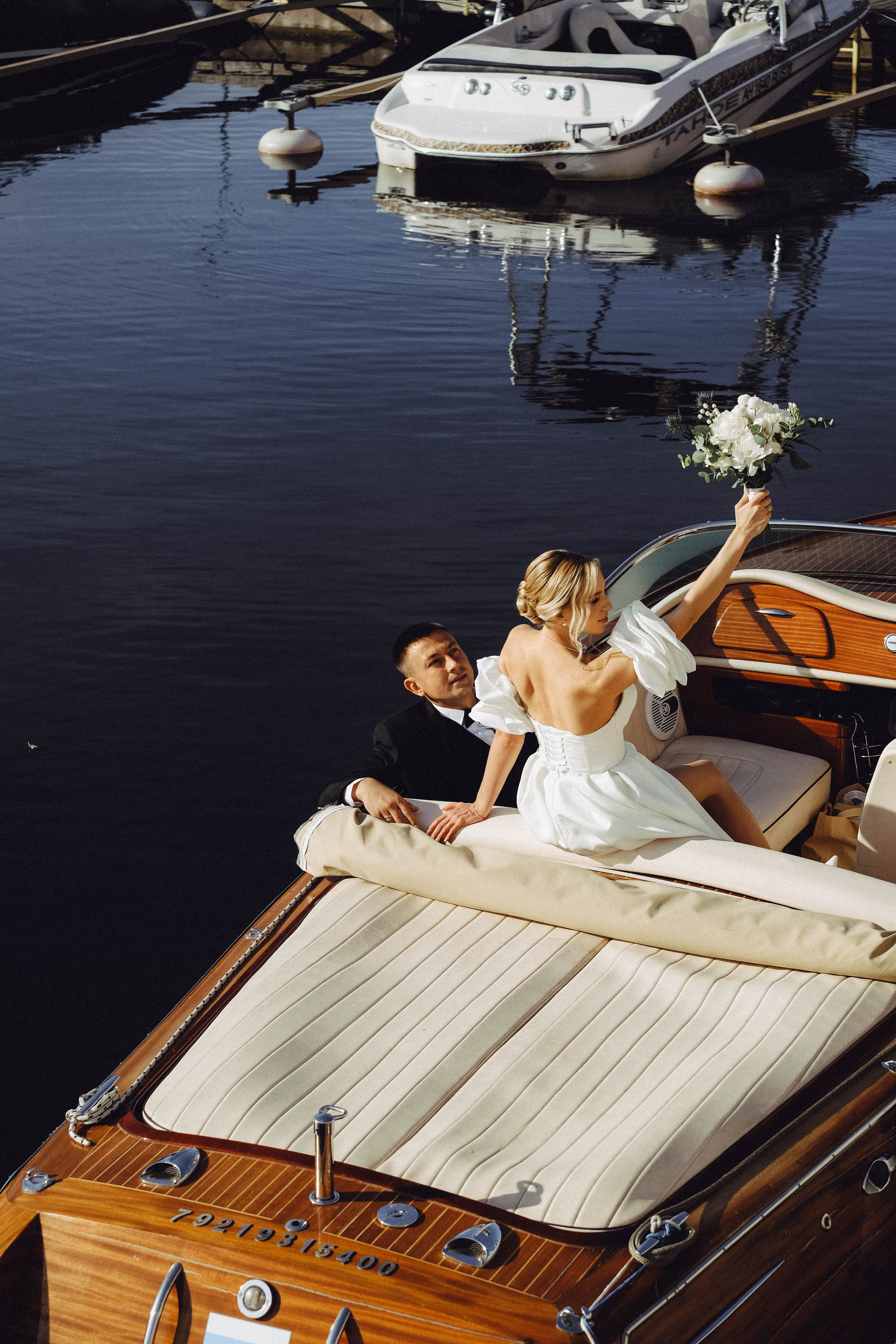 СВАДЕБГНАЯ ПРОГУЛКА ПО КАНАЛ САНКТ-ПЕТЕРБУРГА НА КАТЕРЕ. Профессиональный фотограф, Санкт-Петербург — Виктория Богомолова