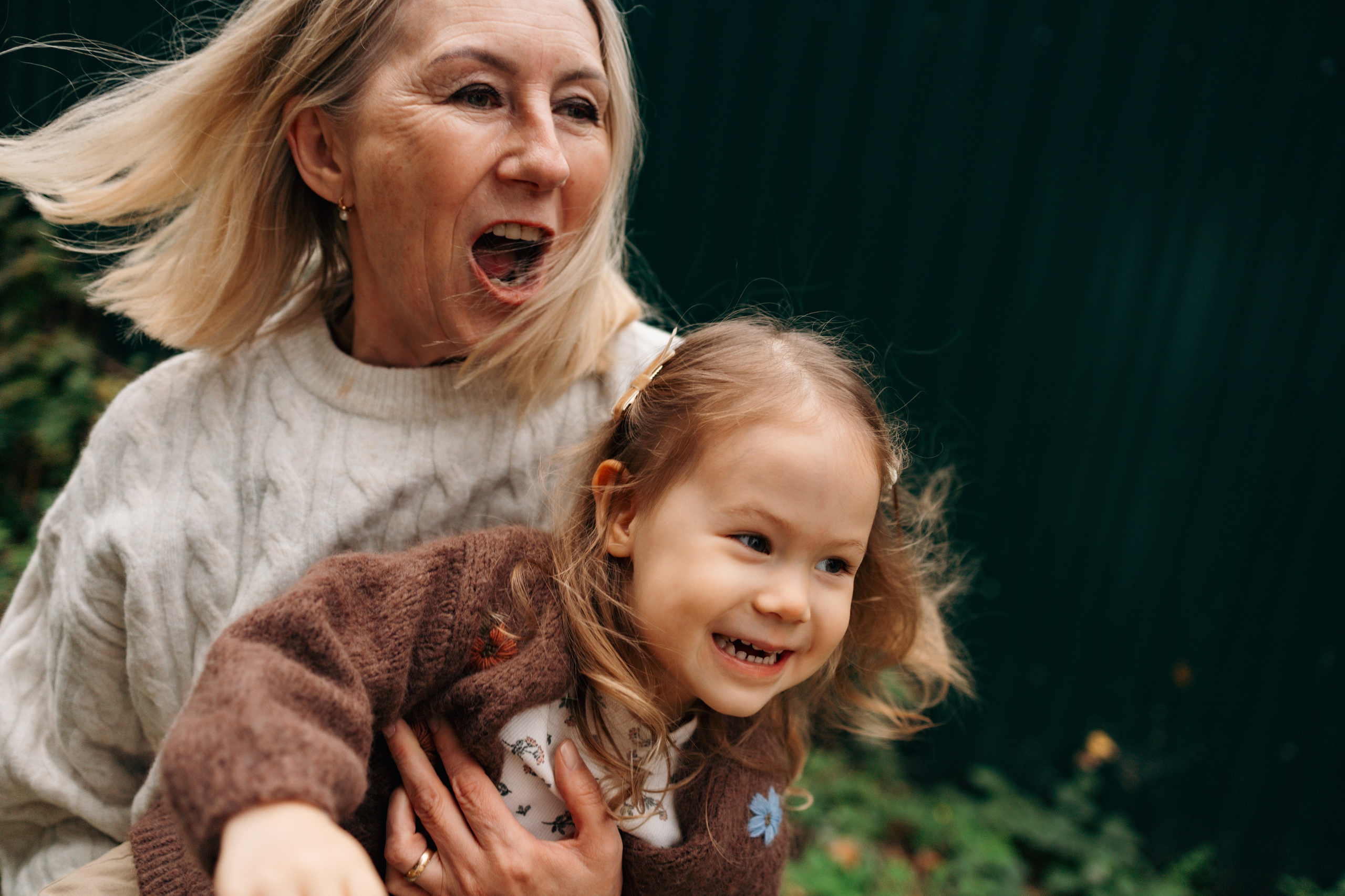 Осень в ладошках мамы. Ваш фотограф