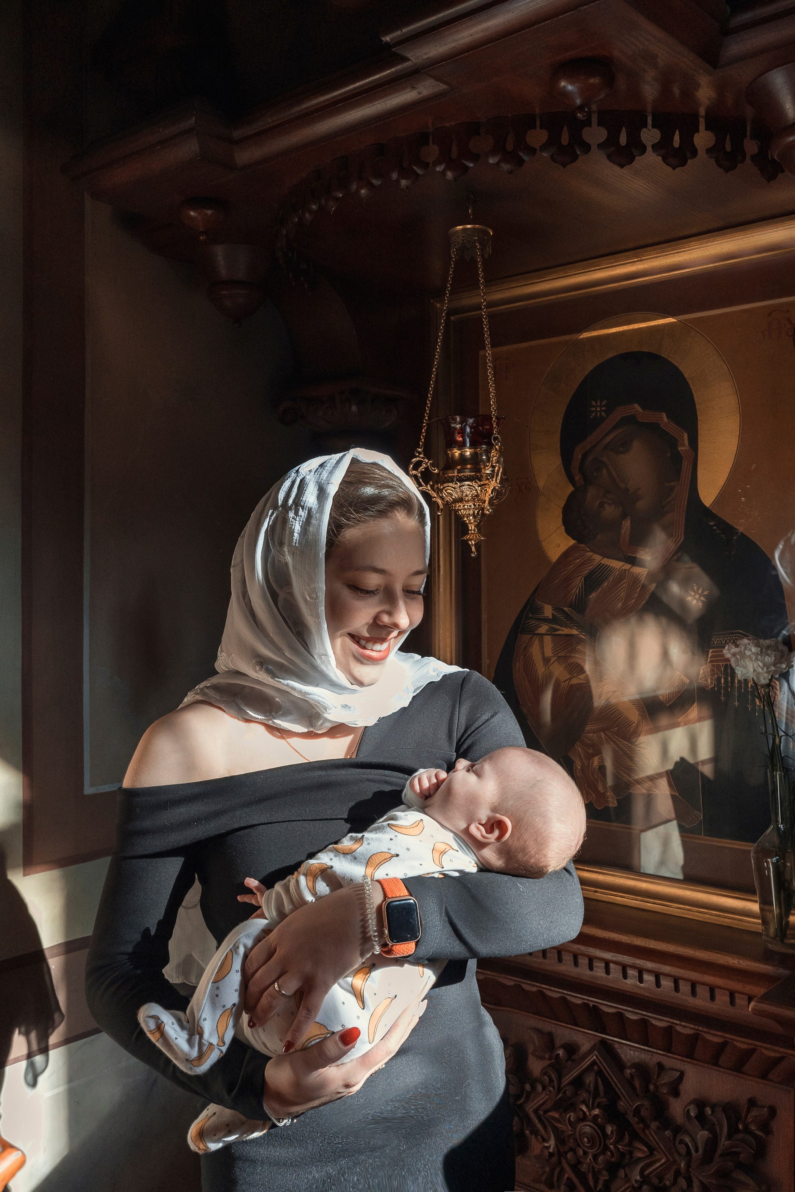 Никольский храм. Крещение Фаины. Семейный фотограф и фотограф на таинства в Москве Юлия Калайджян