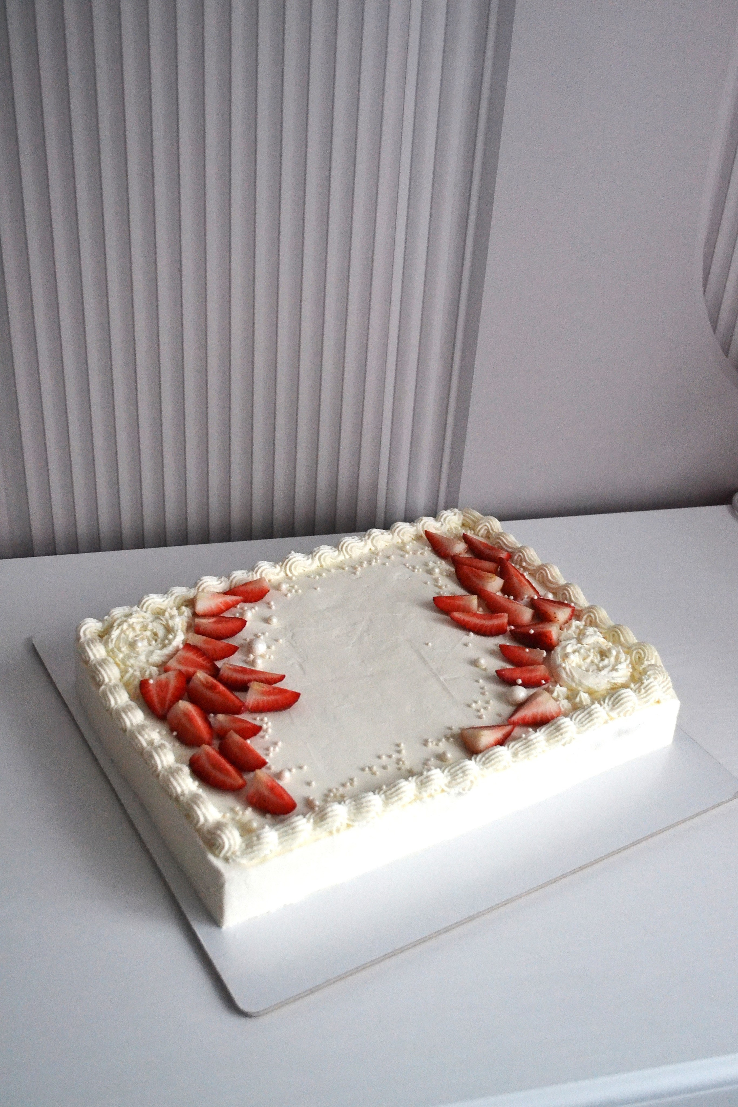 Торты на праздники. Семейная кондитерская. Торты и десерты на заказ в Москве и области