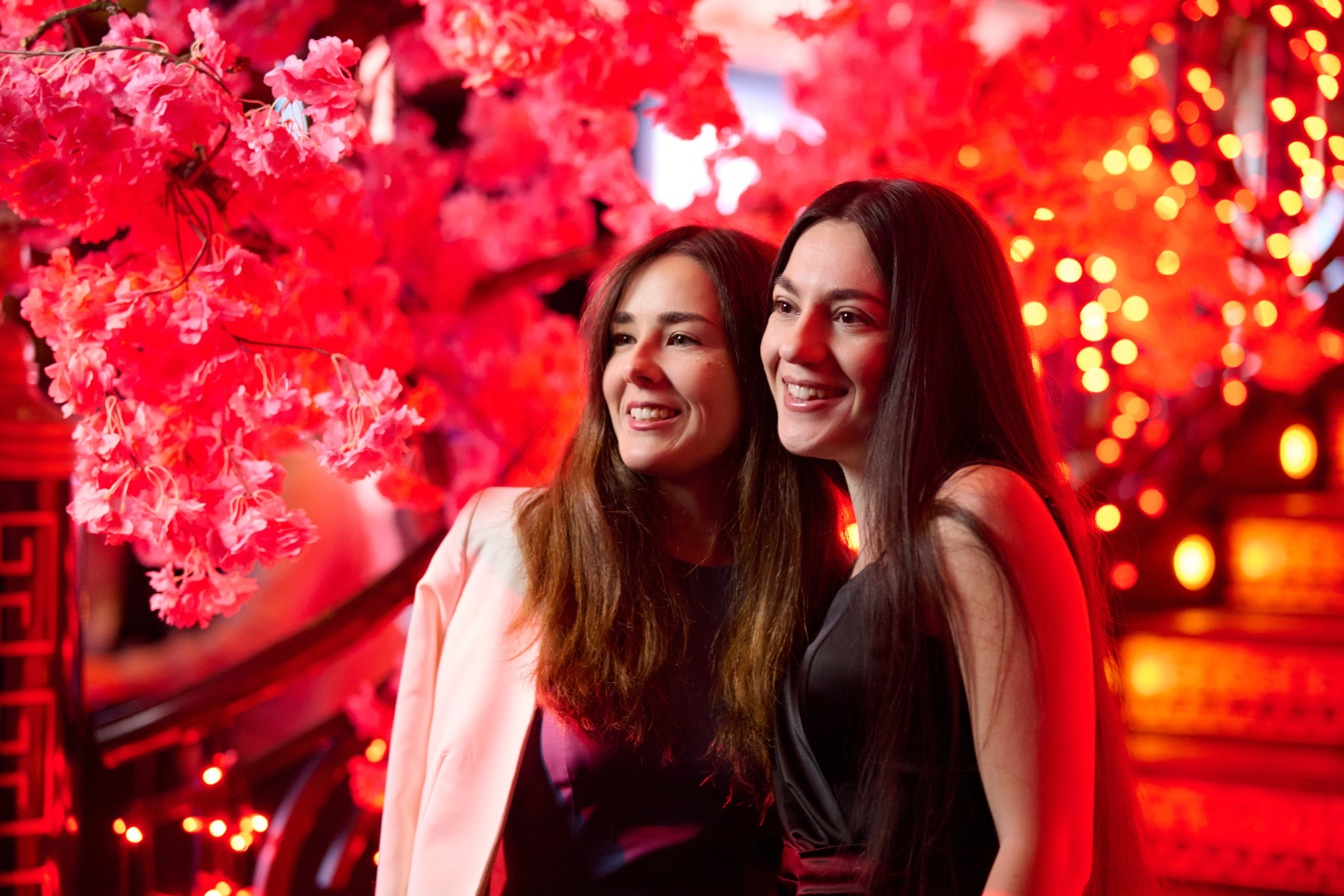 Репортажная съёмка корпоратива и концерта Елки в Петербурге и Москве