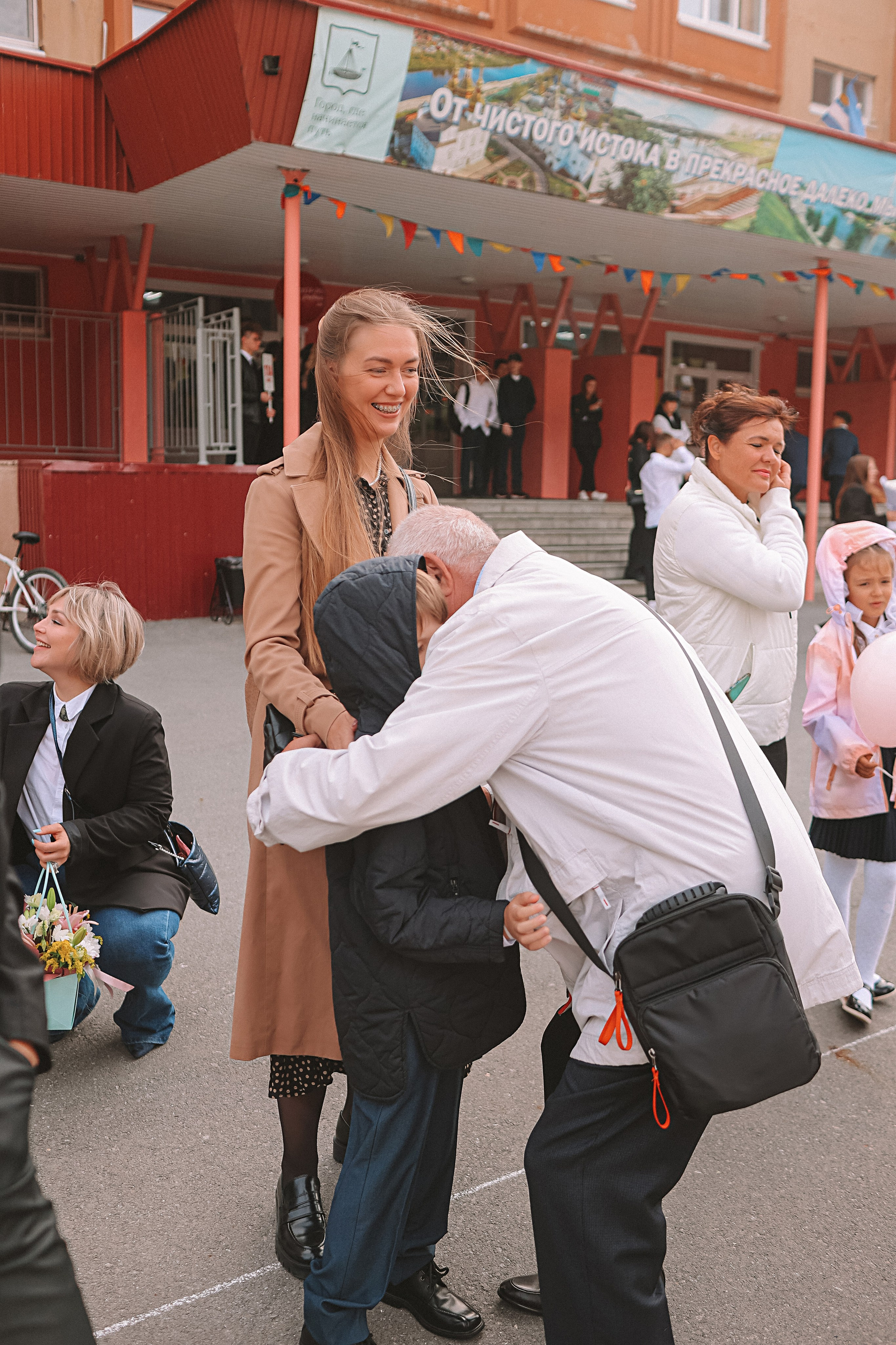 1 сентября линейка+кл час+портреты. Семейный фотограф Тюмень, фотограф на роды Салмина Мария