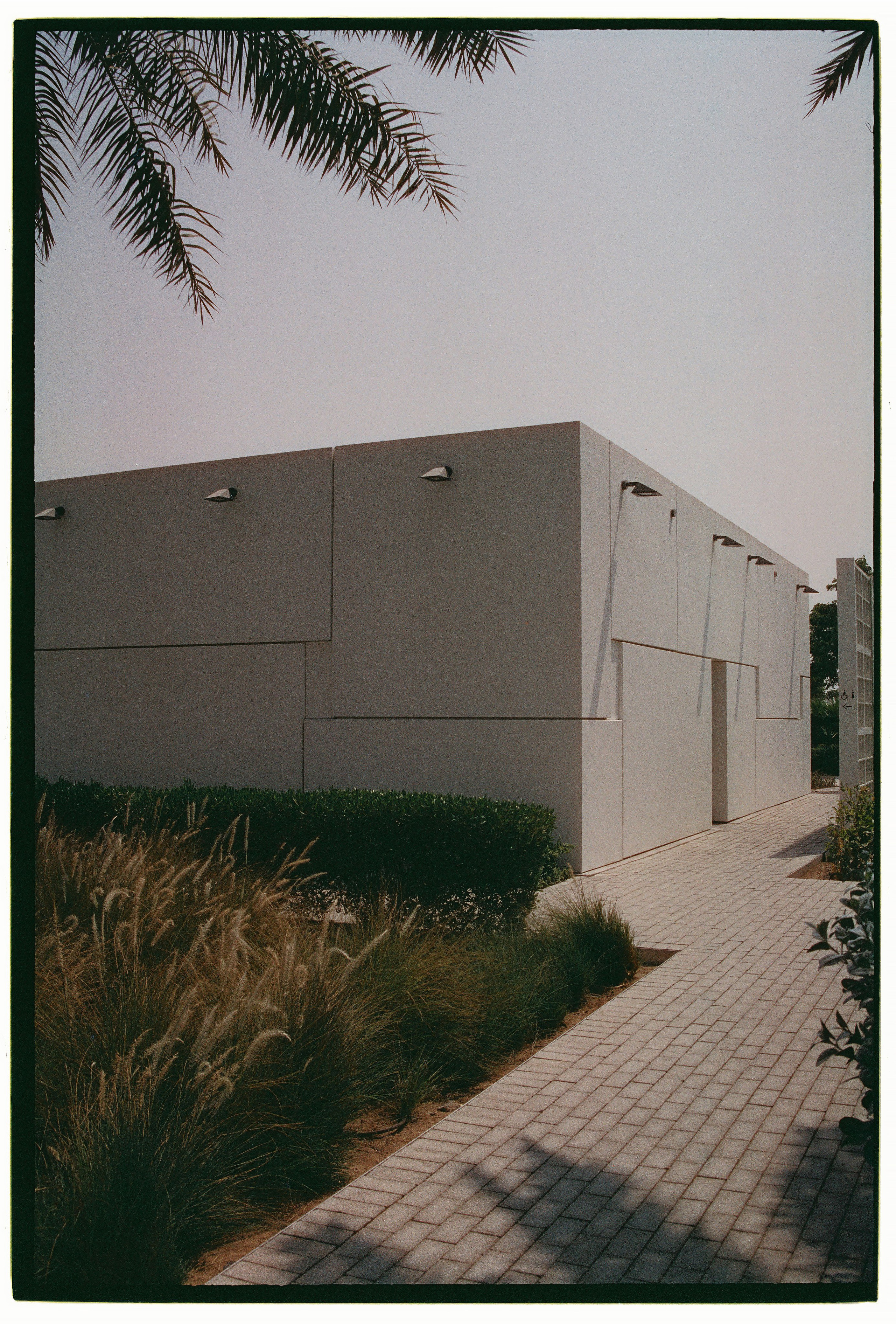 UAE. ANNA — PHOTOGRAPHER