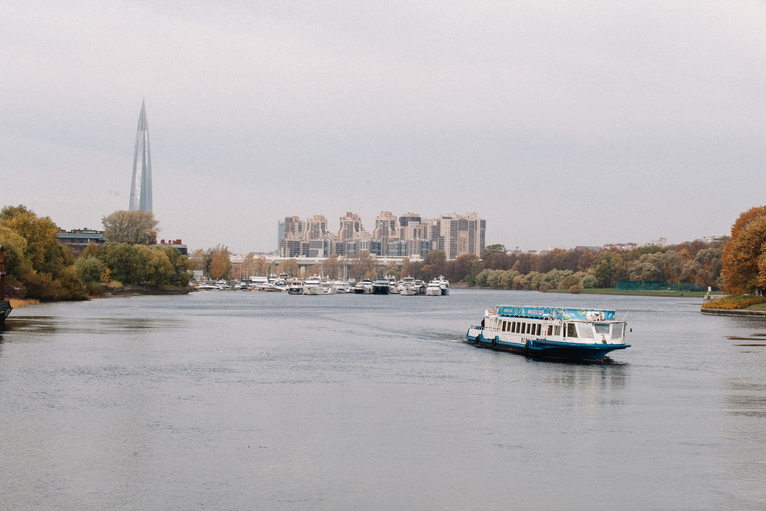 Осенняя семейная фотосессия в ЦПКиО Елагин Остров. Семейный и свадебный фотограф в Майкопе Михаил Мартиросян