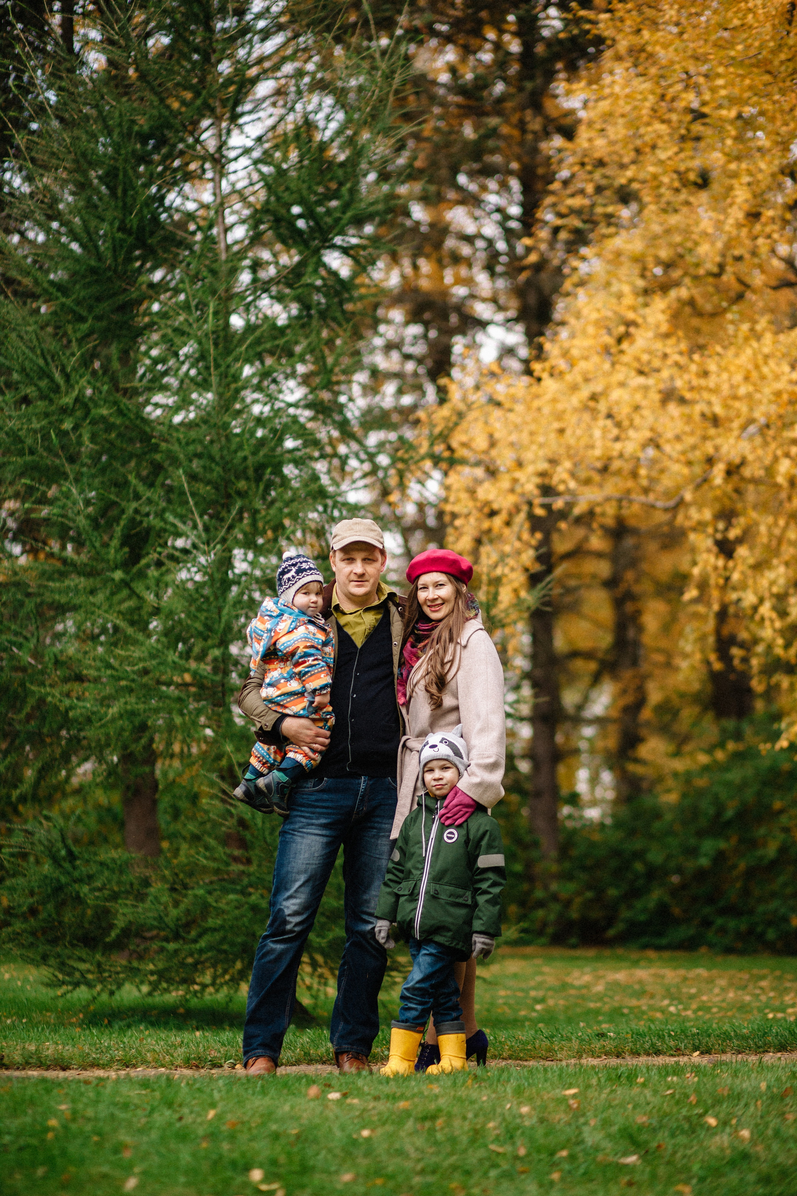 Осенняя семейная фотосессия в ЦПКиО Елагин Остров. Семейный и свадебный фотограф в Майкопе Михаил Мартиросян