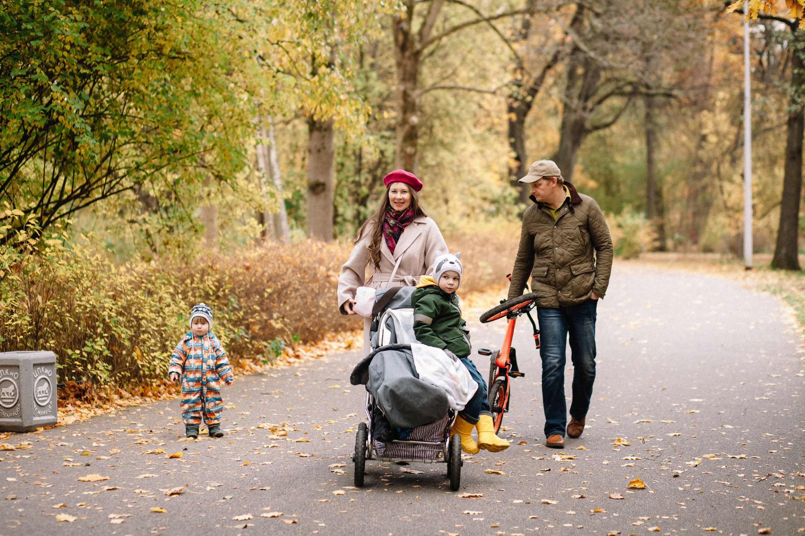 Осенняя семейная фотосессия в ЦПКиО Елагин Остров. Семейный и свадебный фотограф в Майкопе Михаил Мартиросян