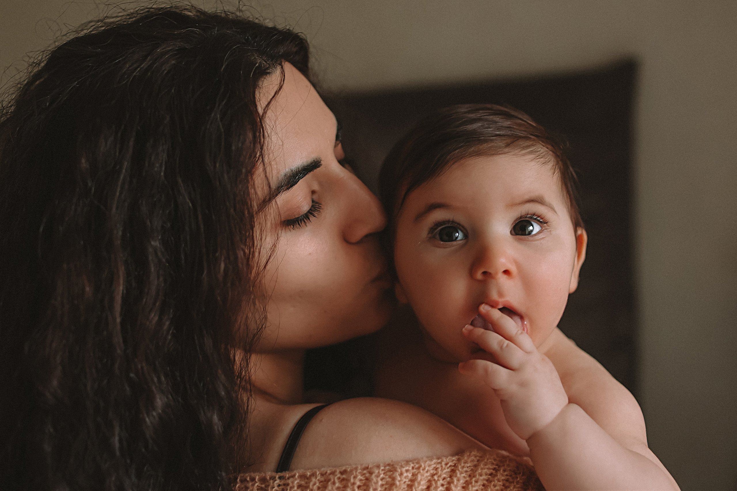 С малышкой. Семейный фотограф Тюмень, фотограф на роды Салмина Мария