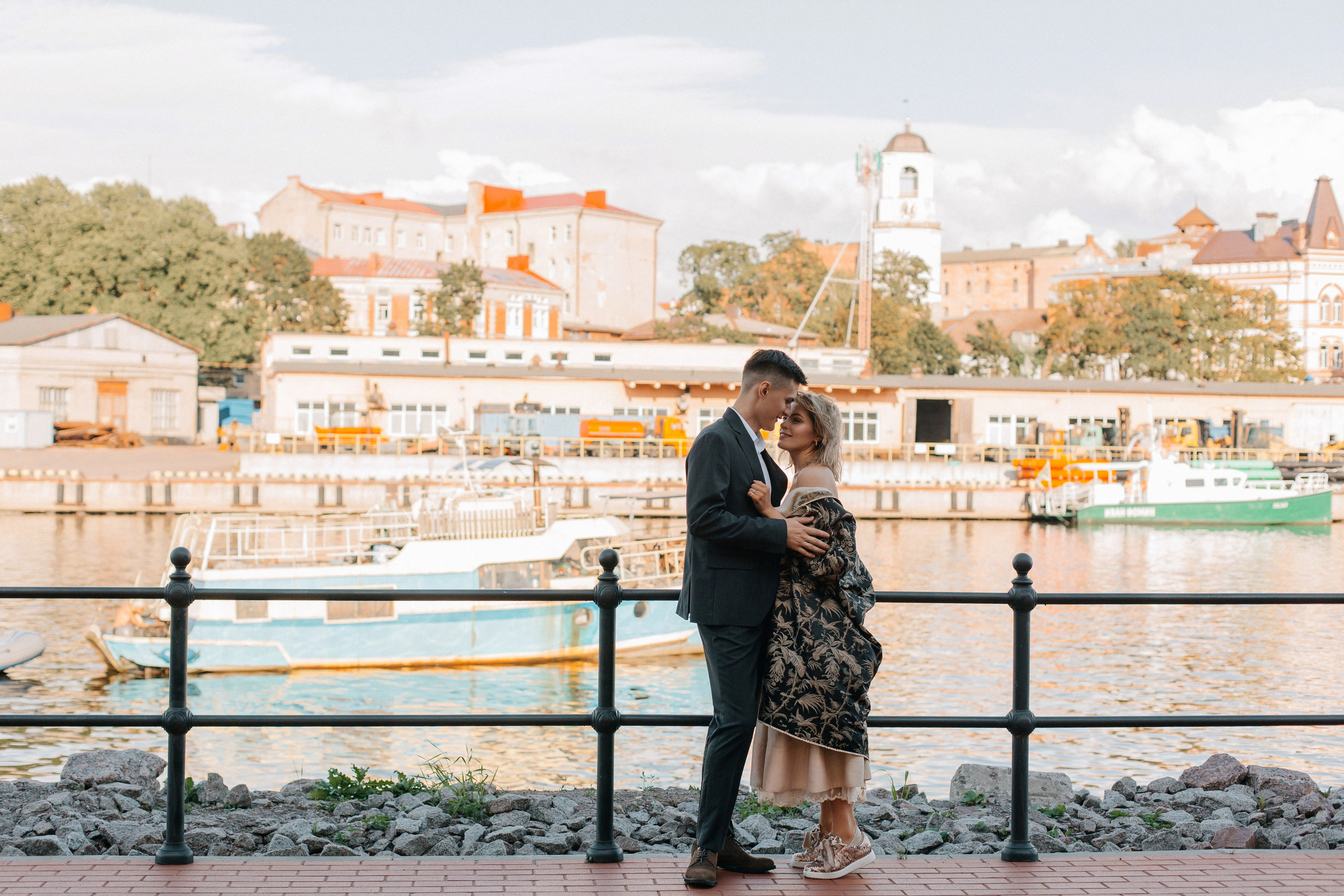 Свадьба для двоих с прогулкой в Выборге. Свадебный фотограф в Санкт-Петербурге Вика Стукачева