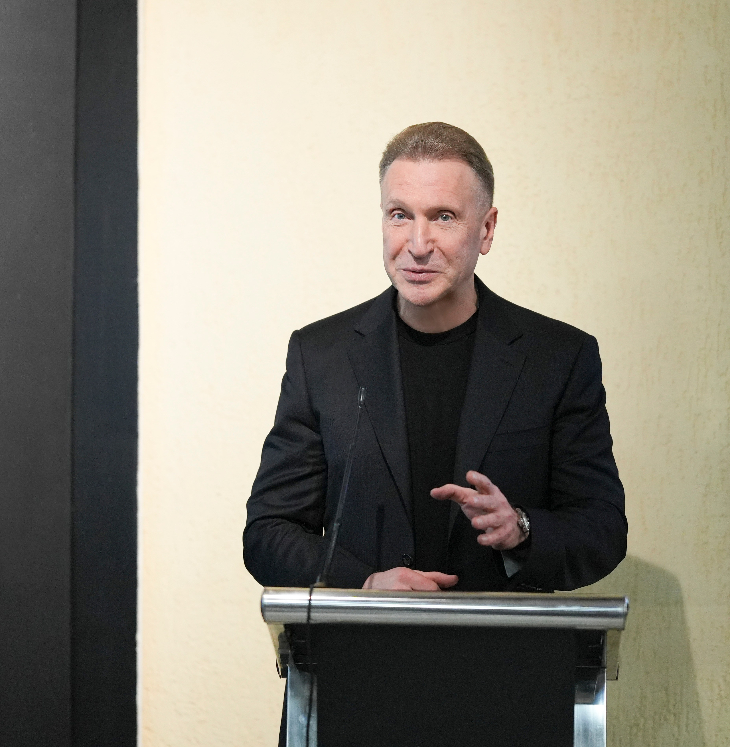 Репортажный фотограф в Новосибирске — Александр Мигда | Съёмка мероприятий. Фотограф в Новосибирске для свадеб, репортажа и бизнеса| MIGDA PHOTO