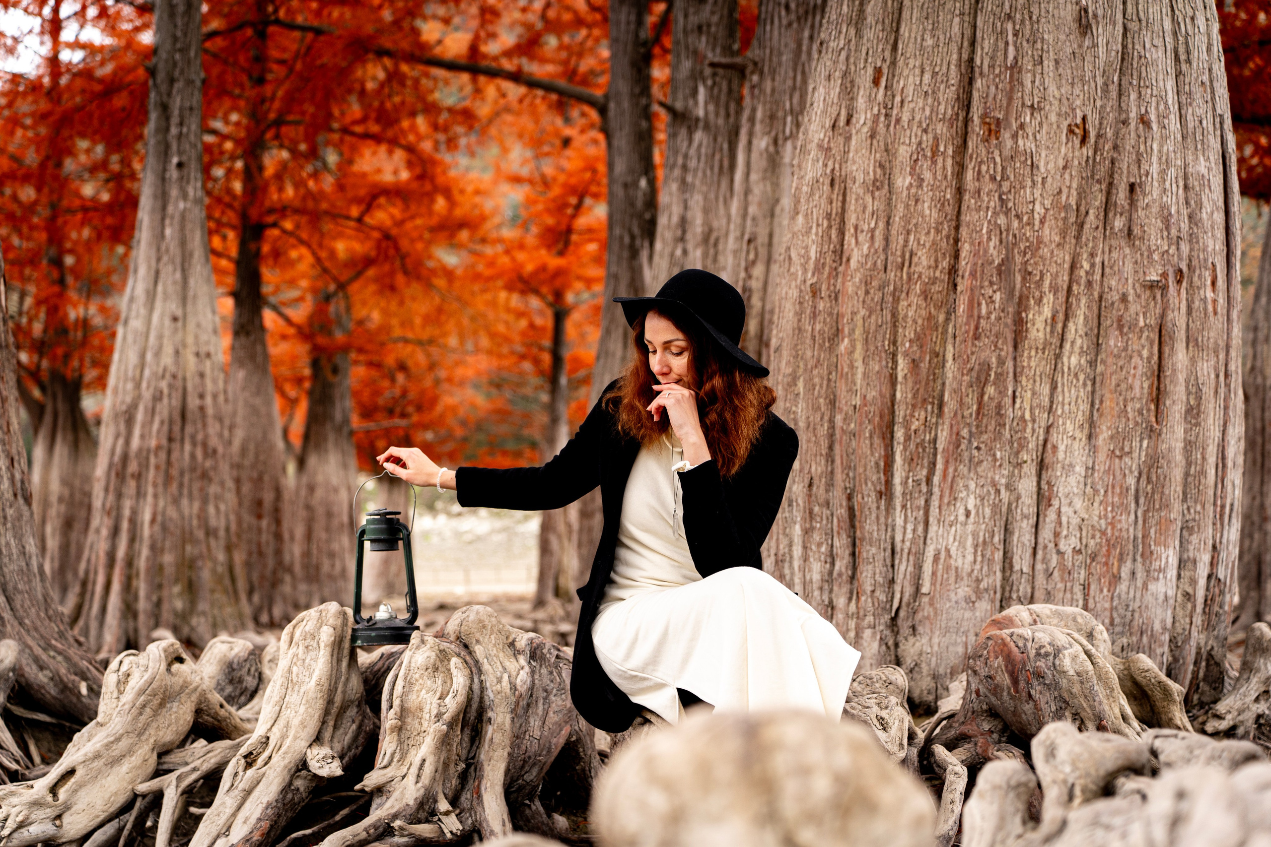 Осенняя фотосессия в Анапе — яркие кипарисы. Семейный и детский фотограф Екатерина Черняева. Снимаю портреты, love story, фотопрогулки, работаю на улице, в кафе, студии, дома у клиента