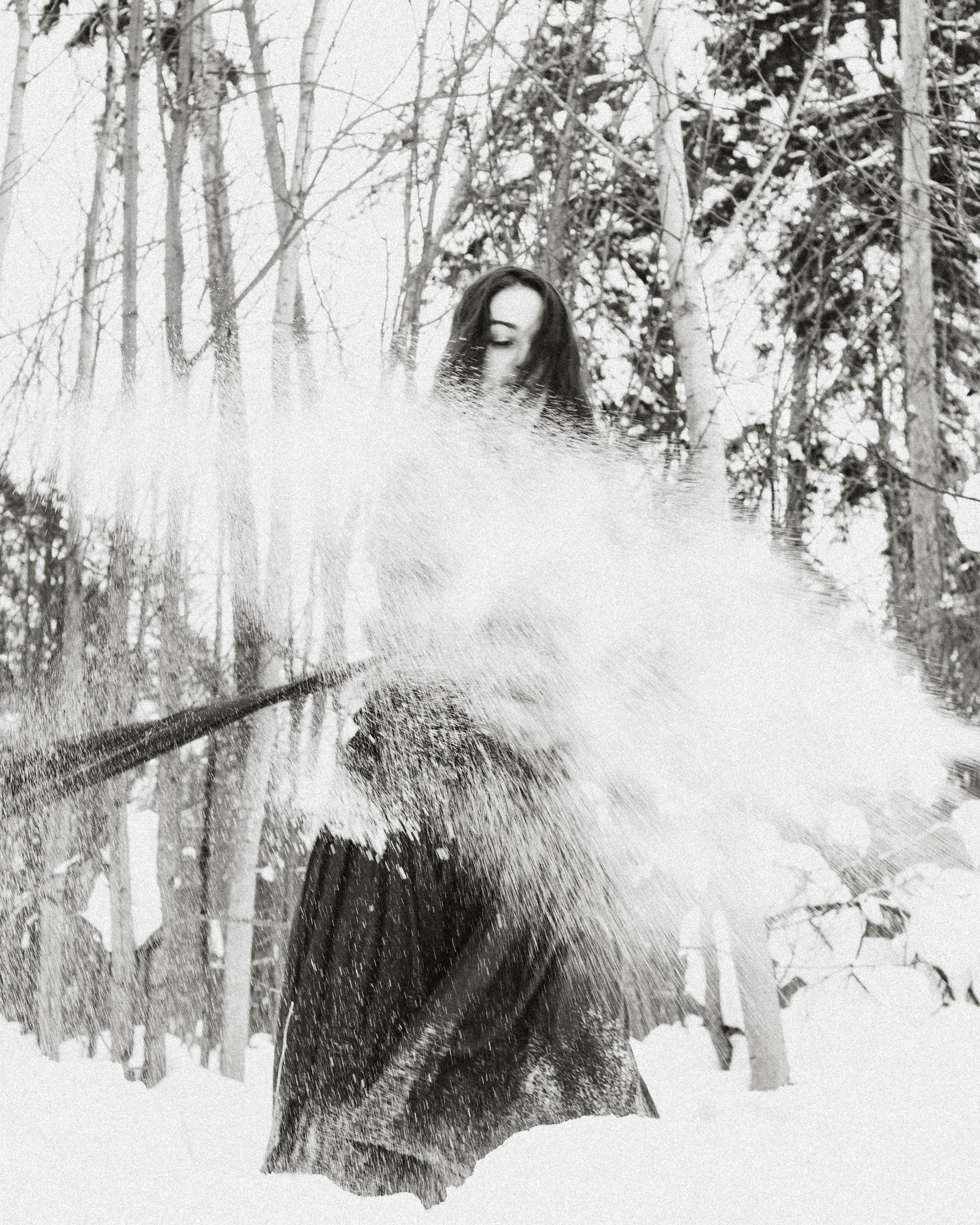 Женская психологическая съёмка в лесу. Фотоведьма Дарья Нечинская