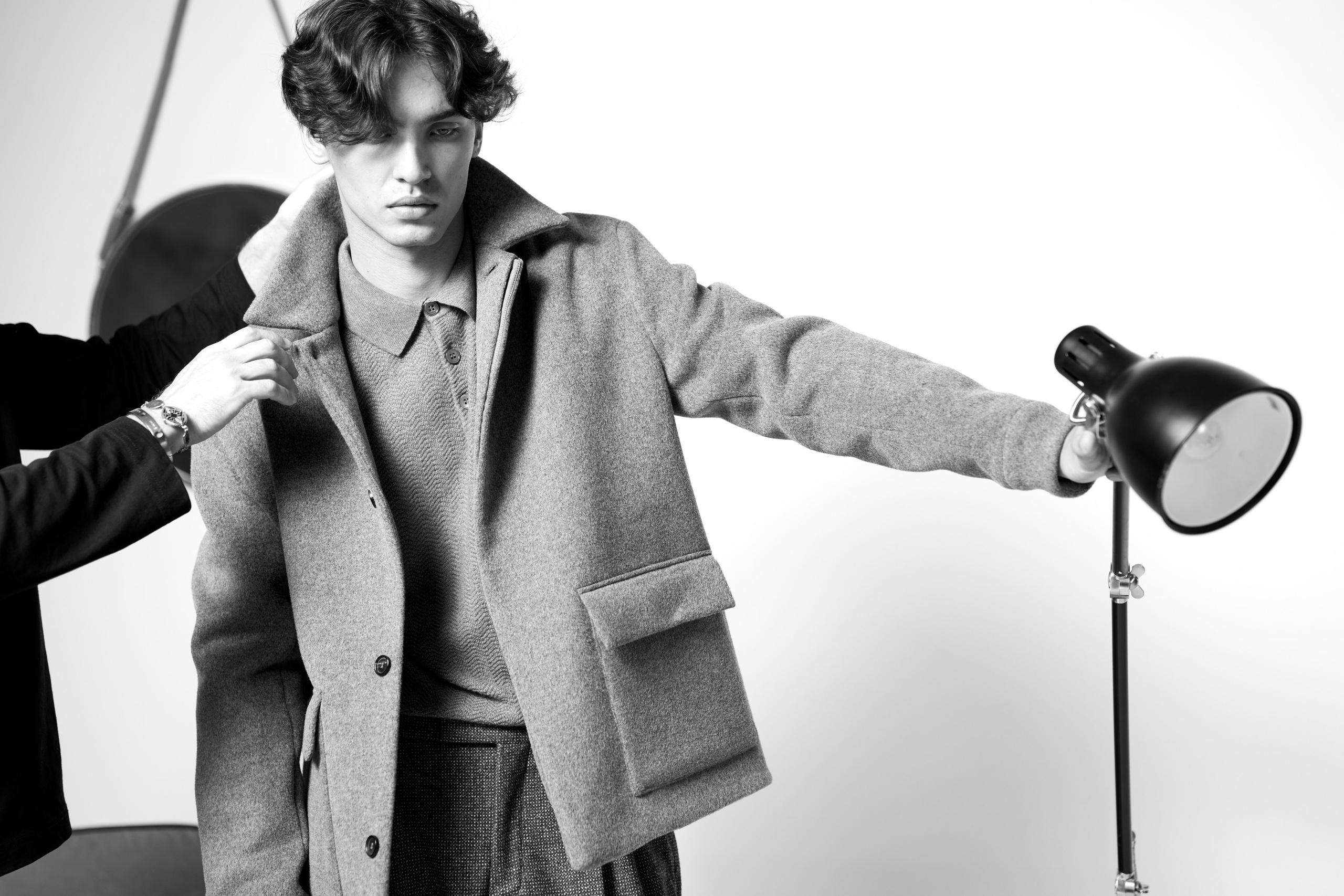 Креативная съемка одежды в студии