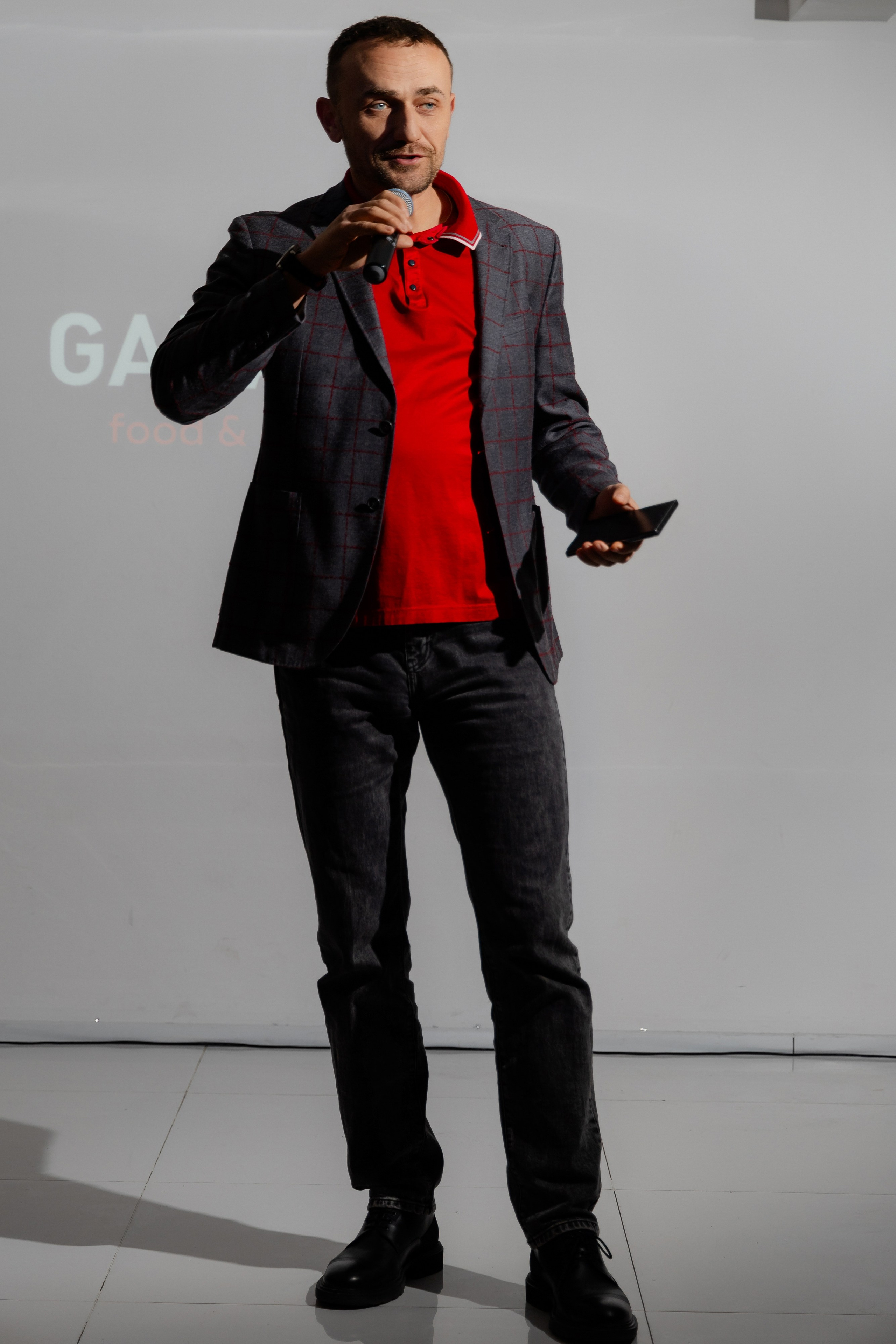 Корпоративная фотосъемка для кафе GARAGE | Новый год 2025 | Минск. Свадебный фотограф в Минске/Беларуси Сергей Спиридонов