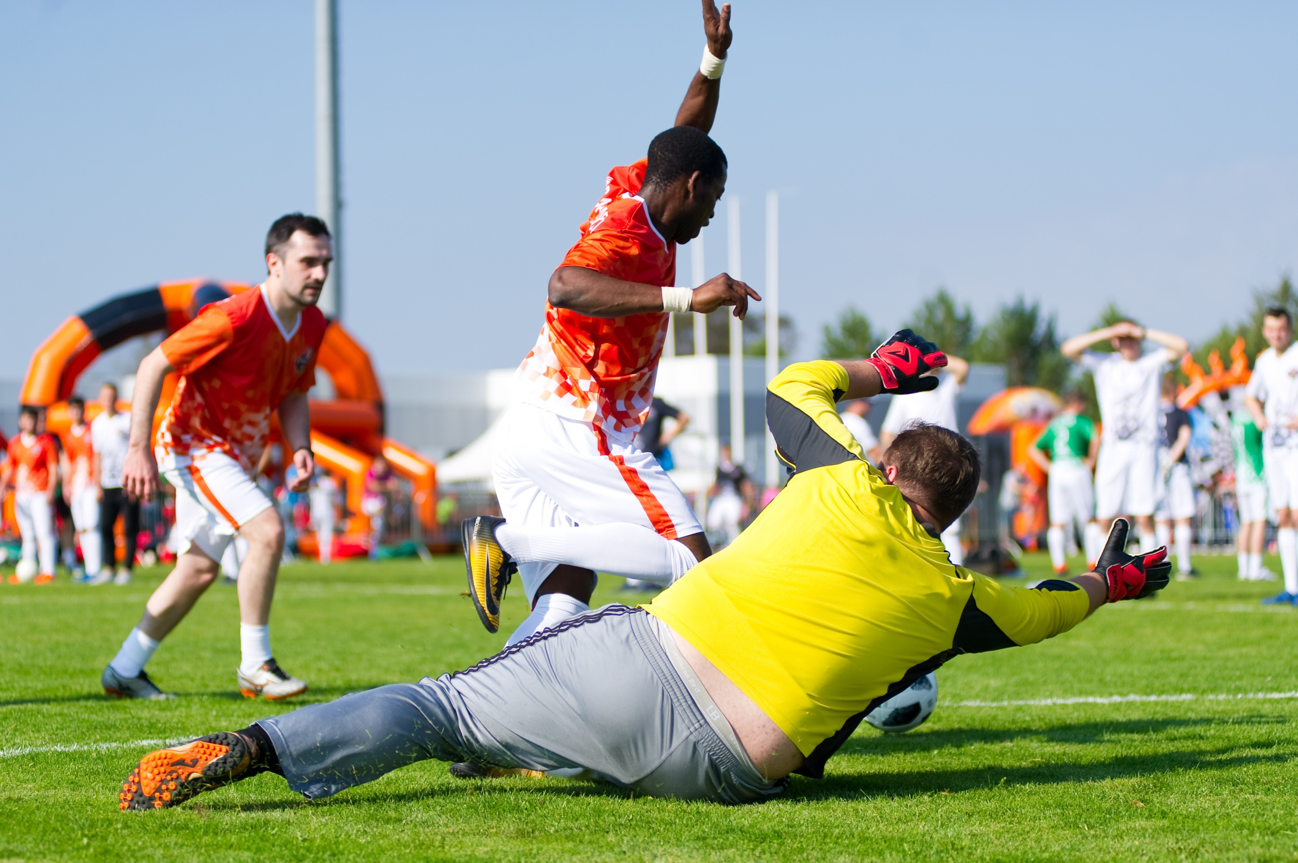 Турбофутбол (корпоративное соревнование «Пятерочки»). Репортажный фотограф и видеограф Слава Думчев. Тимбилдинги, отчетники, корпоративы