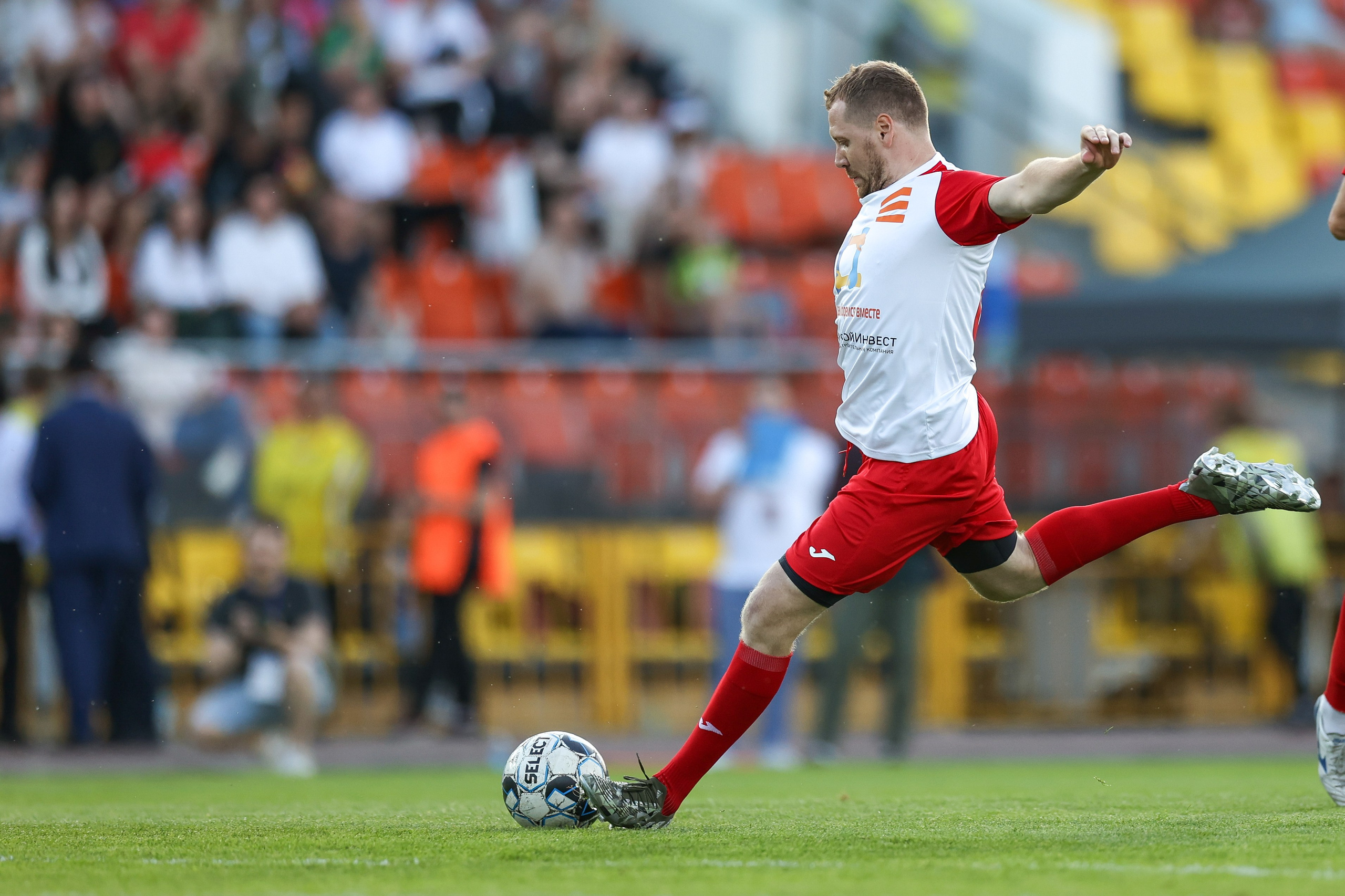 Благотворительный футбольный матч Друзья Бурмистрова vs ФК Fight Nights. Спортивный репортажный фотограф Казань Нафис Сиразетдинов