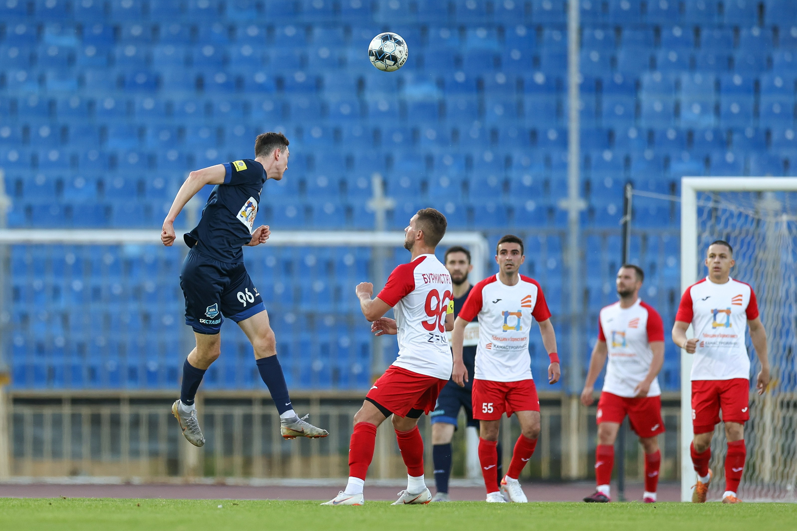Благотворительный футбольный матч Друзья Бурмистрова vs ФК Fight Nights. Спортивный репортажный фотограф Казань Нафис Сиразетдинов