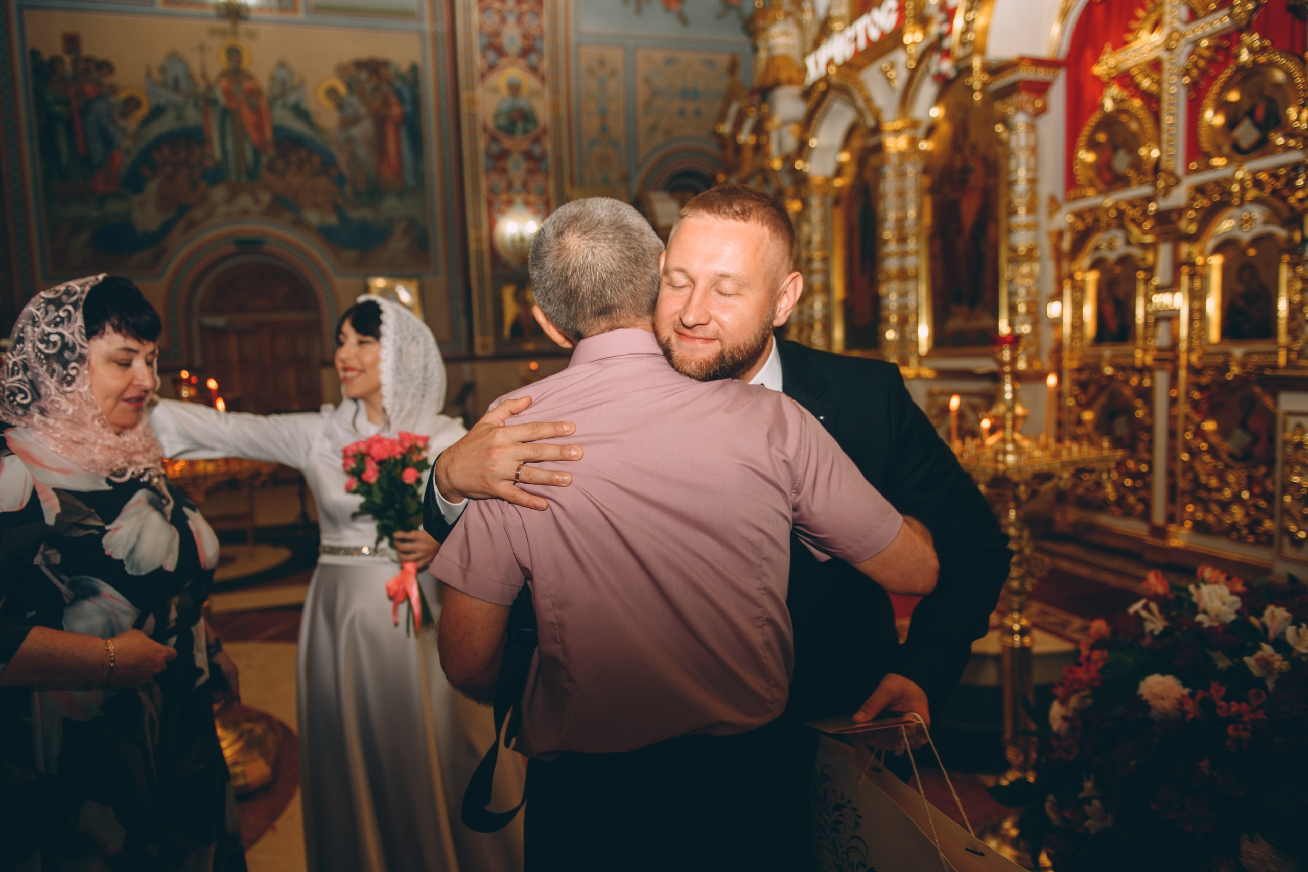 Венчание в соборе Владимира Равноапостольного. Свадебный и семейный фотограф София Невская