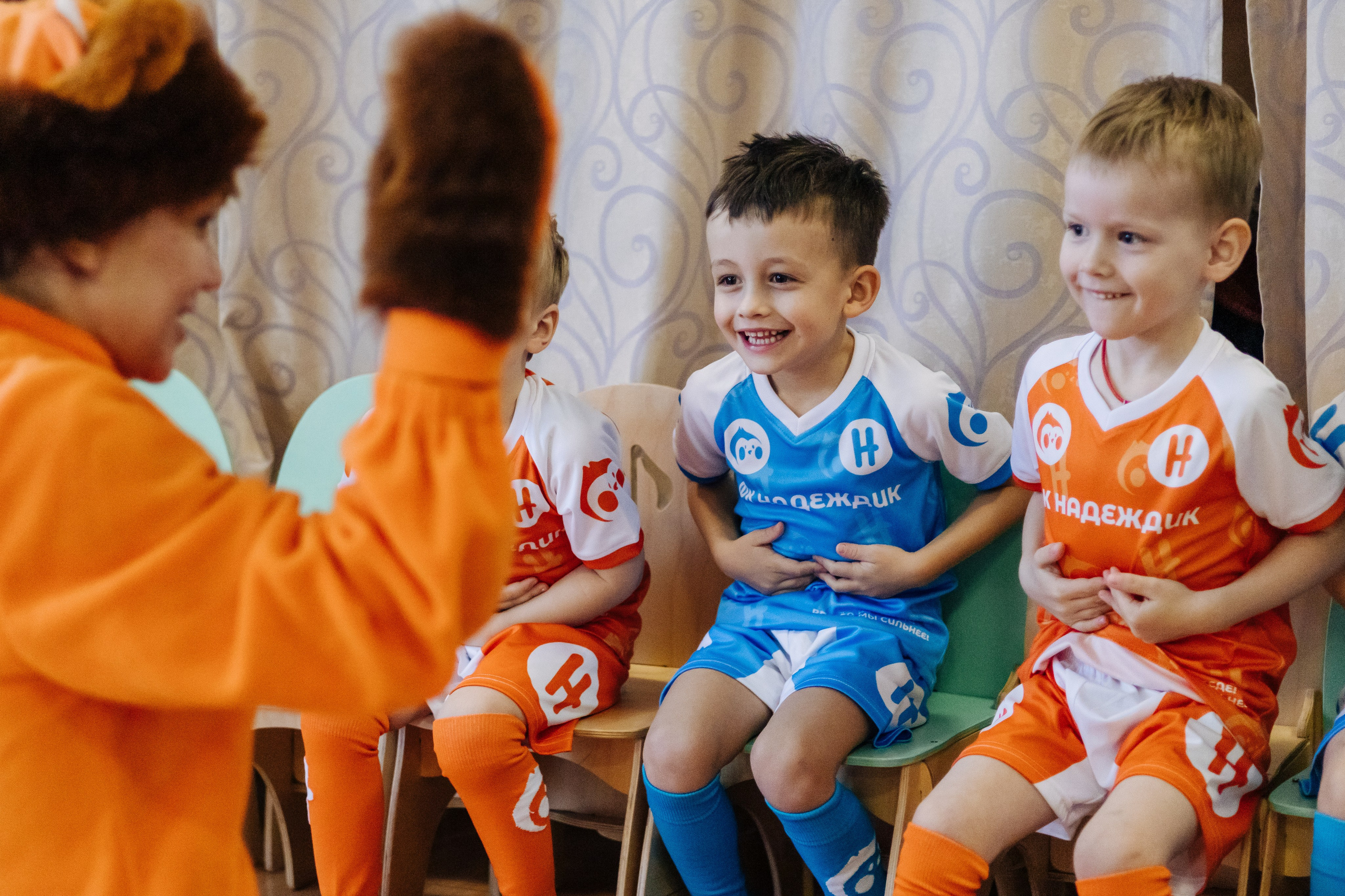 Фотосессия с кубком в детских садах г. Магнитогорска. Денис Прохоров Фотограф в г. Магнитогорск