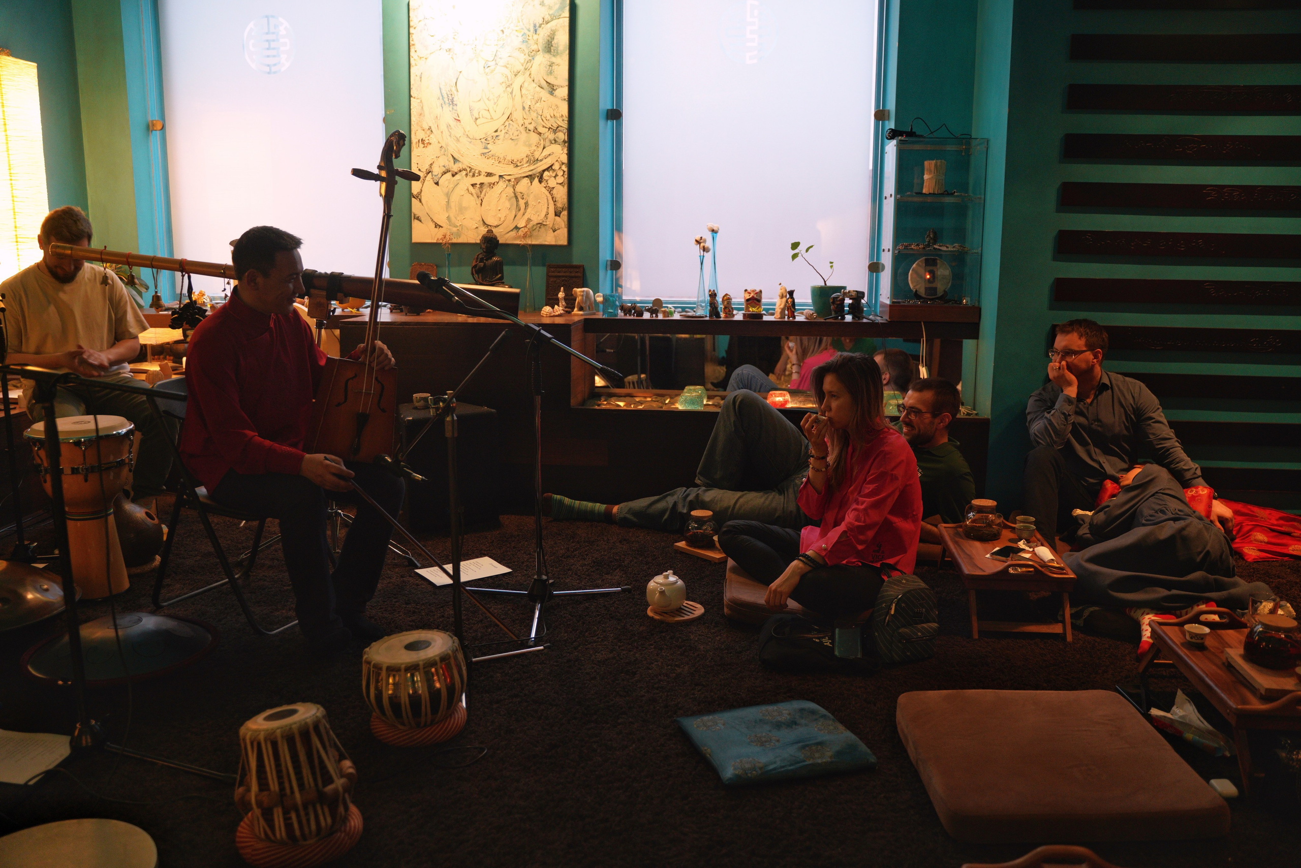 Выступление Forest jam project в Открытом в чайной Чаван. Портретный и репортажный фотограф Наталья Горобец