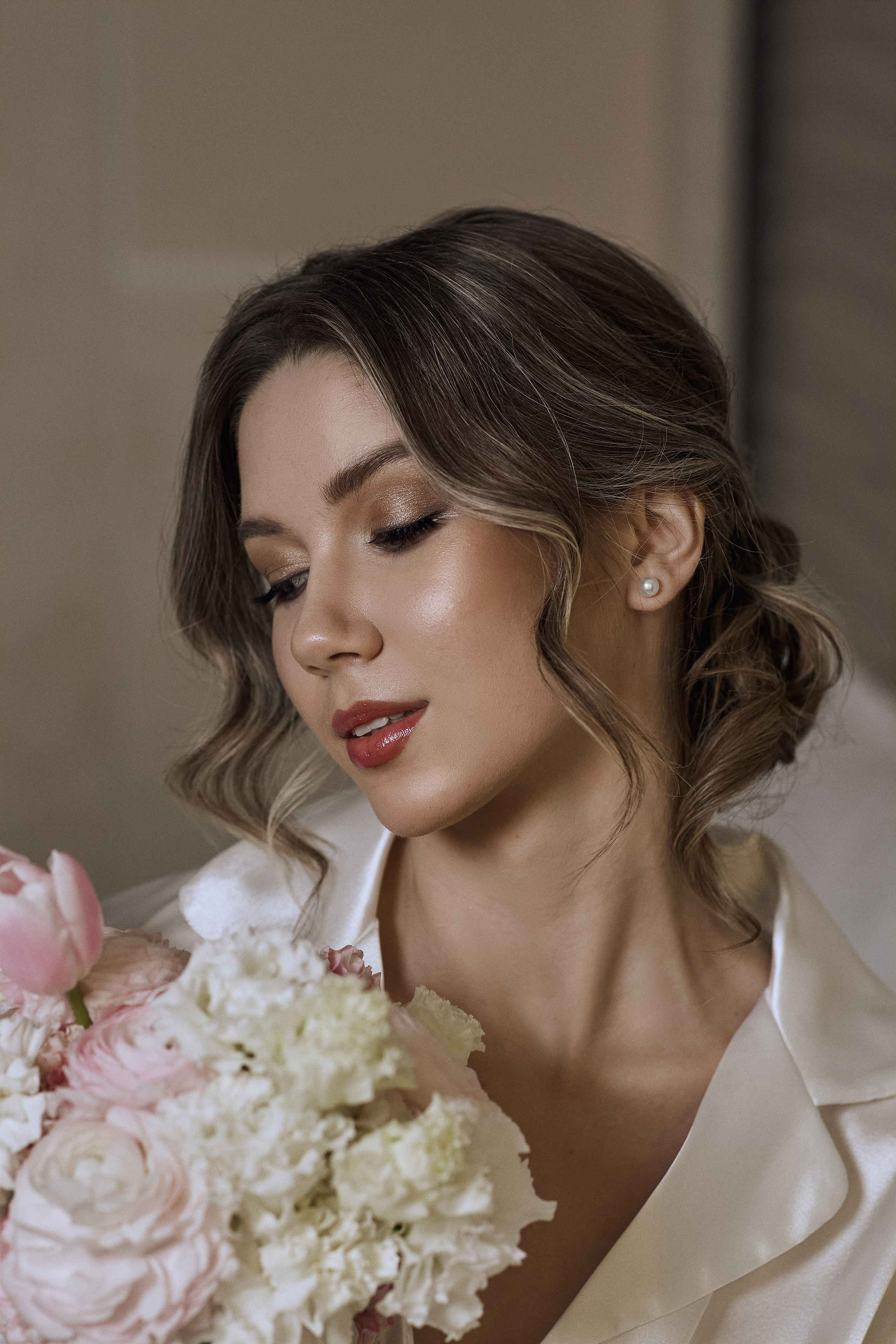 Утро невесты в отеле. Фотограф в Твери Helga J. Fox