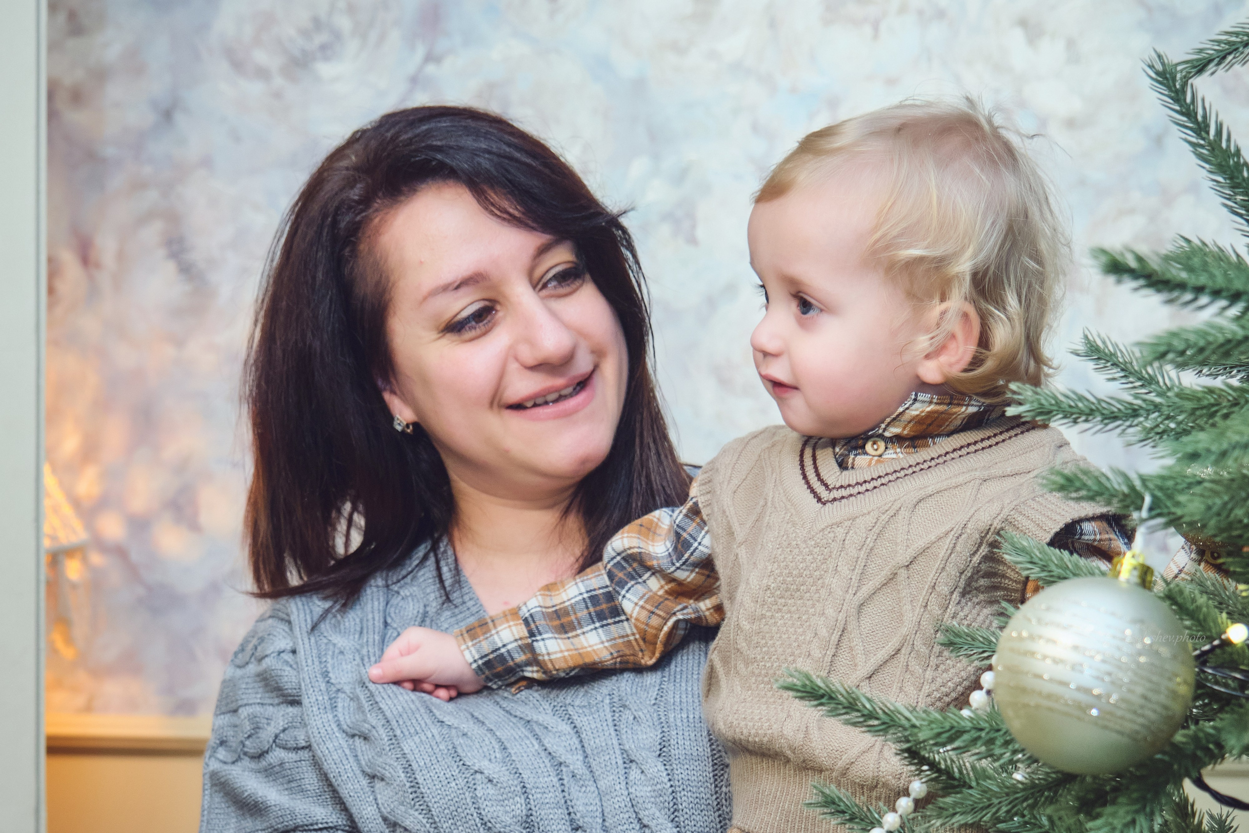 семейная новогодняя фотосессия в Раменском в студии