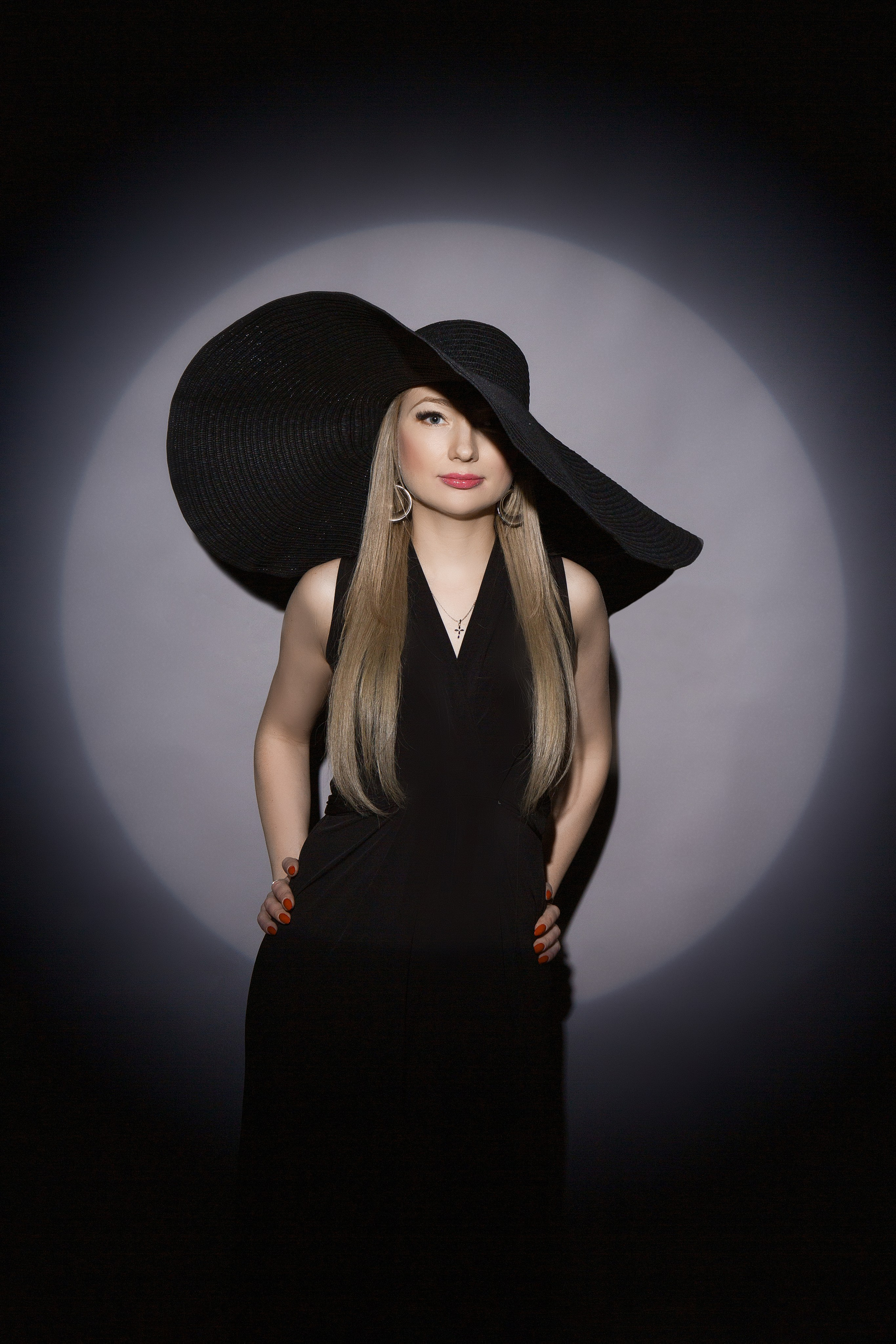 Девушка в шляпе. Фотограф Мария Кольцова